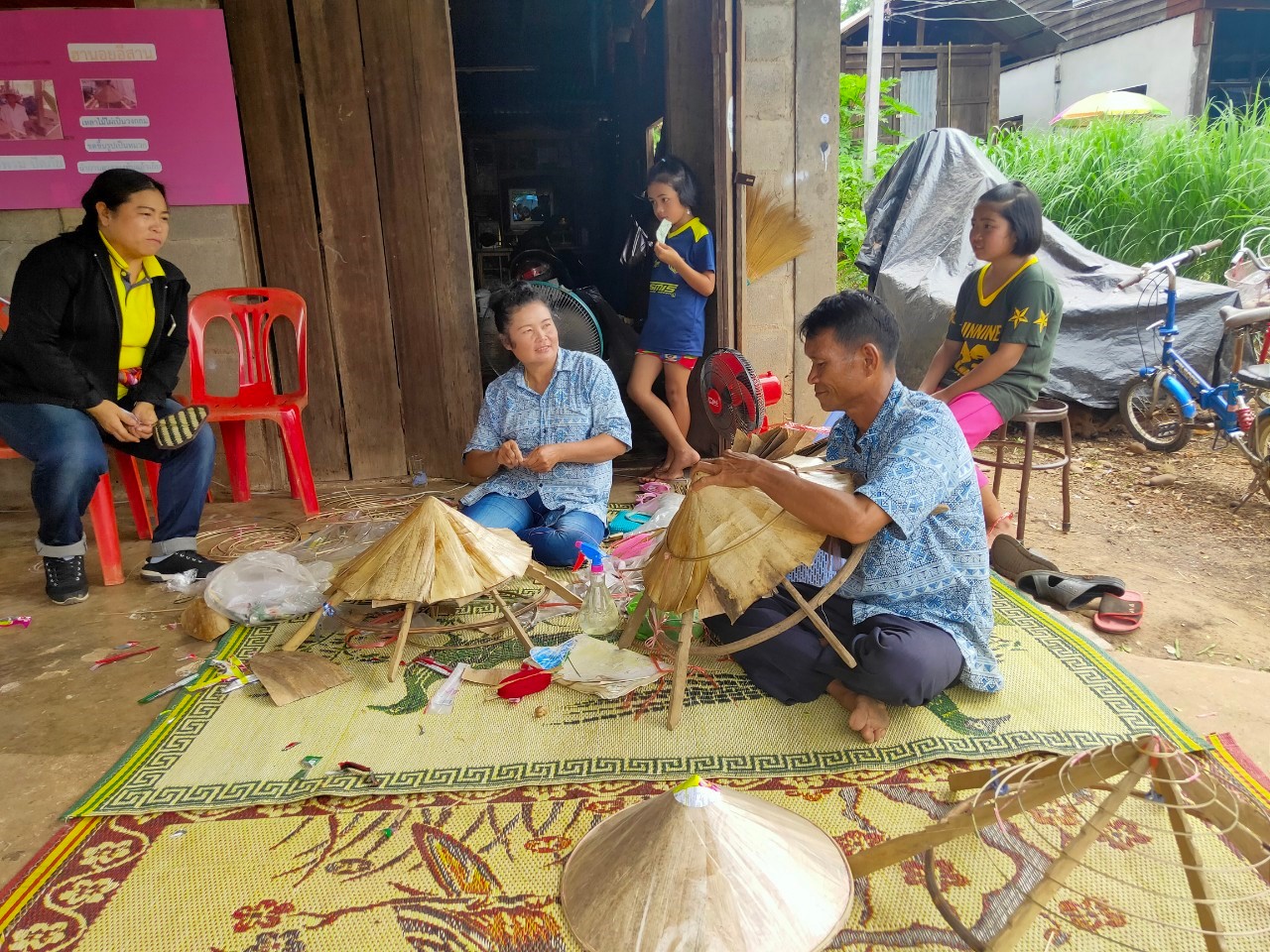 พช.หนองคาย นำส่วนราชการ ภาคเอกชน ท่องเที่ยวเชิงประเพณีวัฒนธรรมโดยชุมชน ณ บ้านจับไม้ อำเภอเฝ้าไร่ ตามโครงการ “ยกระดับการท่องเที่ยวเชิงประเพณีวัฒนธรรม กิจกรรมพัฒนายกระดับการท่องเที่ยวเชิงประเพณีวัฒนธรรม (ภาคตะวันออกเฉียงเหนือ)”