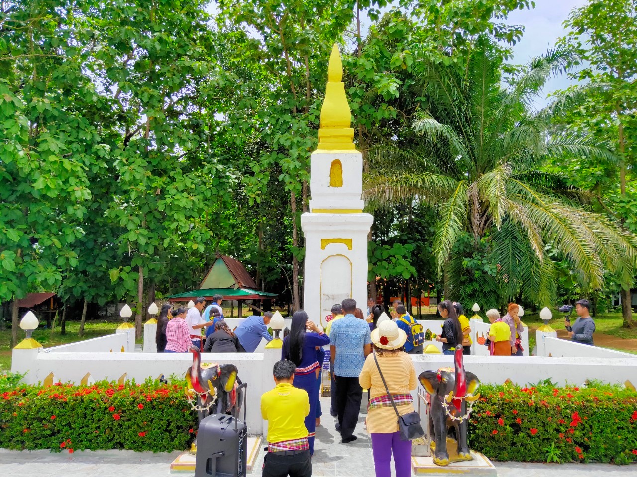 พช.หนองคาย นำส่วนราชการ ภาคเอกชน ท่องเที่ยวเชิงประเพณีวัฒนธรรมโดยชุมชน ณ บ้านจับไม้ อำเภอเฝ้าไร่ ตามโครงการ “ยกระดับการท่องเที่ยวเชิงประเพณีวัฒนธรรม กิจกรรมพัฒนายกระดับการท่องเที่ยวเชิงประเพณีวัฒนธรรม (ภาคตะวันออกเฉียงเหนือ)”