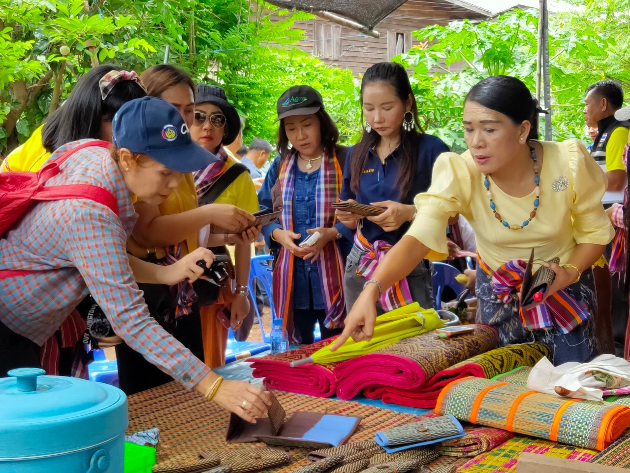พช.หนองคาย นำส่วนราชการ ภาคเอกชน ท่องเที่ยวเชิงประเพณีวัฒนธรรมโดยชุมชน ณ บ้านจับไม้ อำเภอเฝ้าไร่ ตามโครงการ “ยกระดับการท่องเที่ยวเชิงประเพณีวัฒนธรรม กิจกรรมพัฒนายกระดับการท่องเที่ยวเชิงประเพณีวัฒนธรรม (ภาคตะวันออกเฉียงเหนือ)”