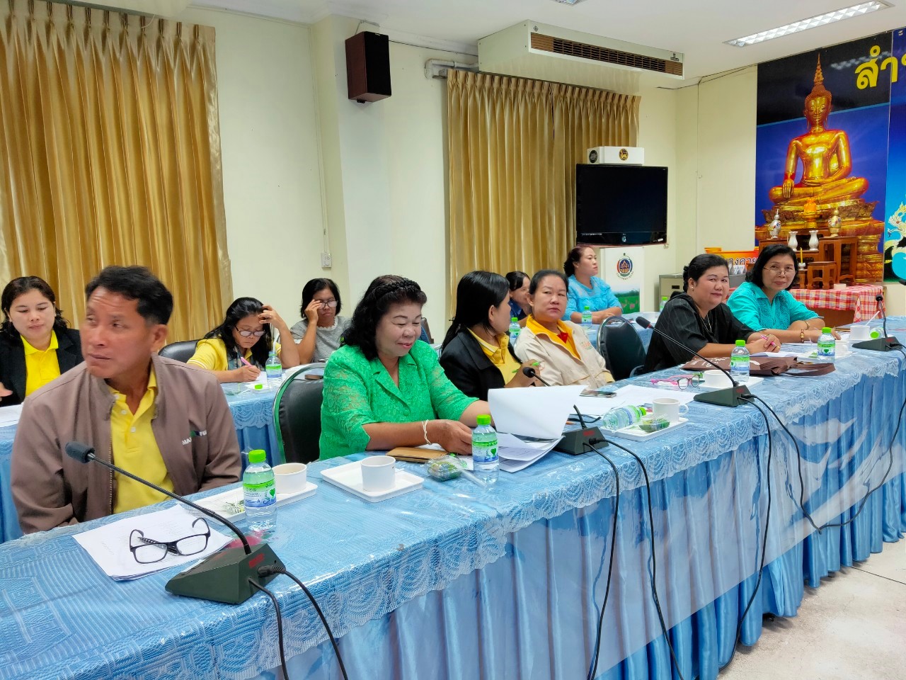หนองคาย … ประชุมกลุ่มเป้าหมายในการขับเคลื่อนการพัฒนาเศรษฐกิจฐานรากและประชารัฐ ตามโครงการขับเคลื่อนการสร้างสัมมาชีพชุมชนตามแนวทางประชารัฐ