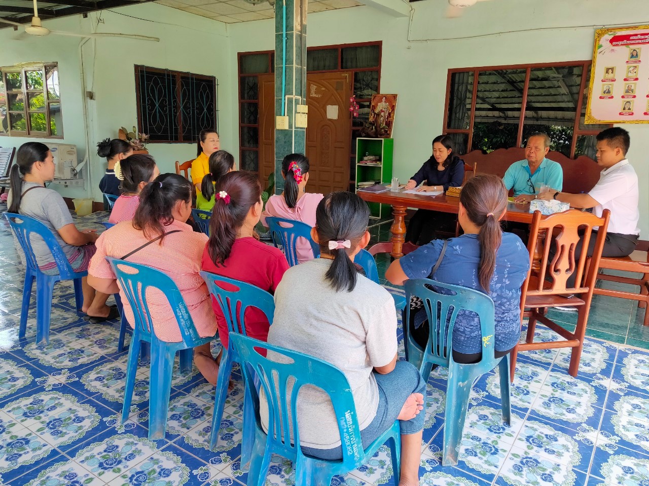 พช.หนองคาย ลงพื้นที่ สร้างความเข้าใจการบริหารจัดการหนี้แก่สมาชิกกลุ่มอาชีพกองทุนพัฒนาบทบาทสตรี อ.ท่าบ่อ