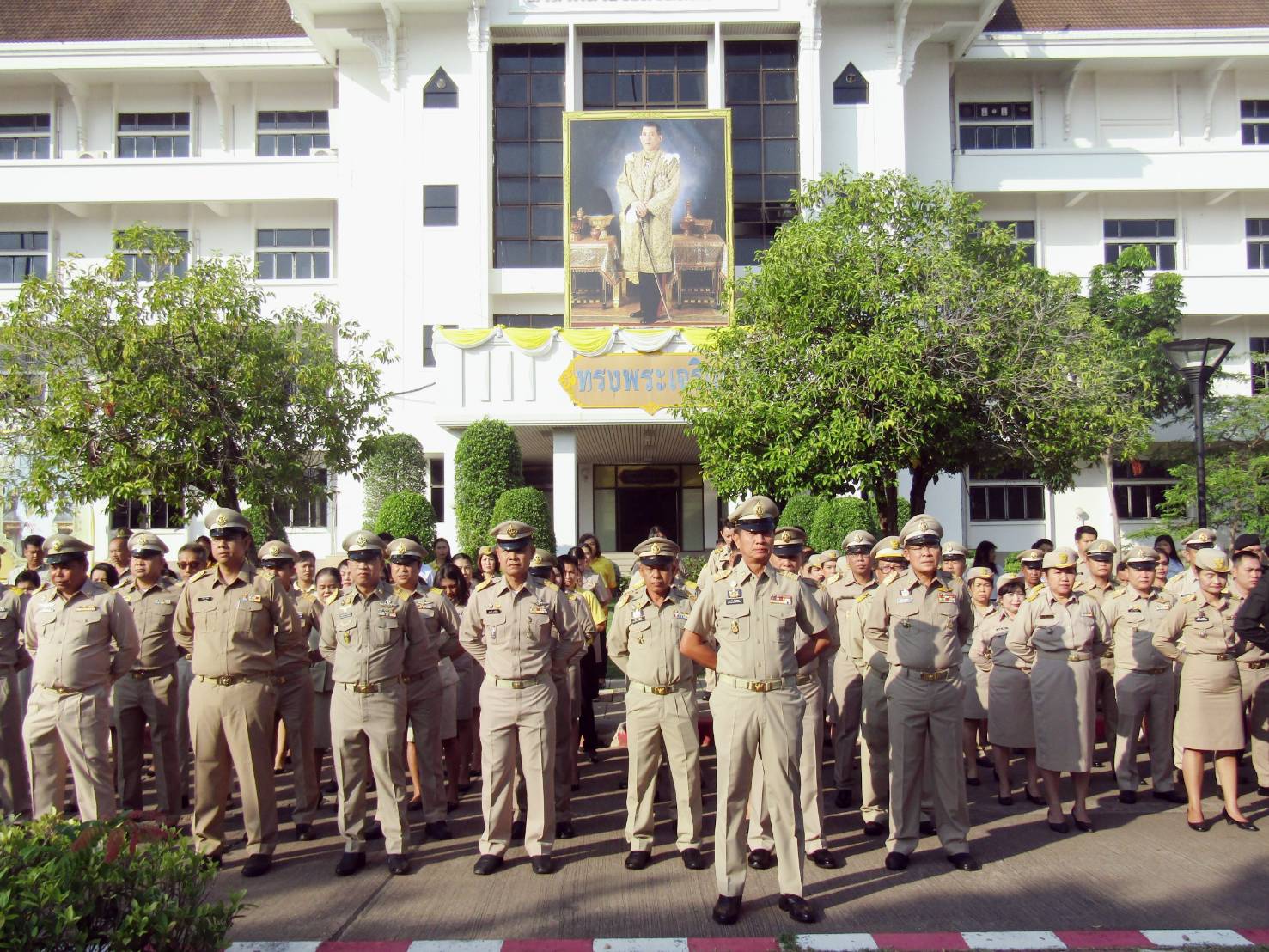 พช.หนองคาย ร่วมกิจกรรม เคารพธงชาติไทย