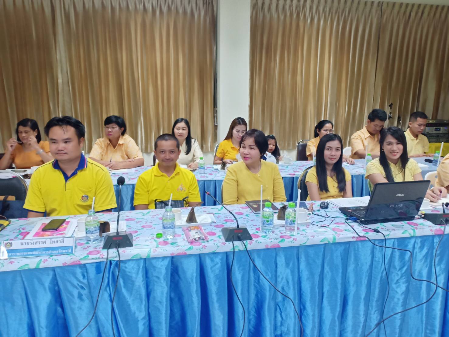 ผู้ว่าฯหนองคาย พร้อมด้วย รองผู้ว่าฯ มอบแนวทางการดำเนินงานการขับเคลื่อนงานพัฒนาชุมชน ประจำปีงบประมาณ พ.ศ.2563