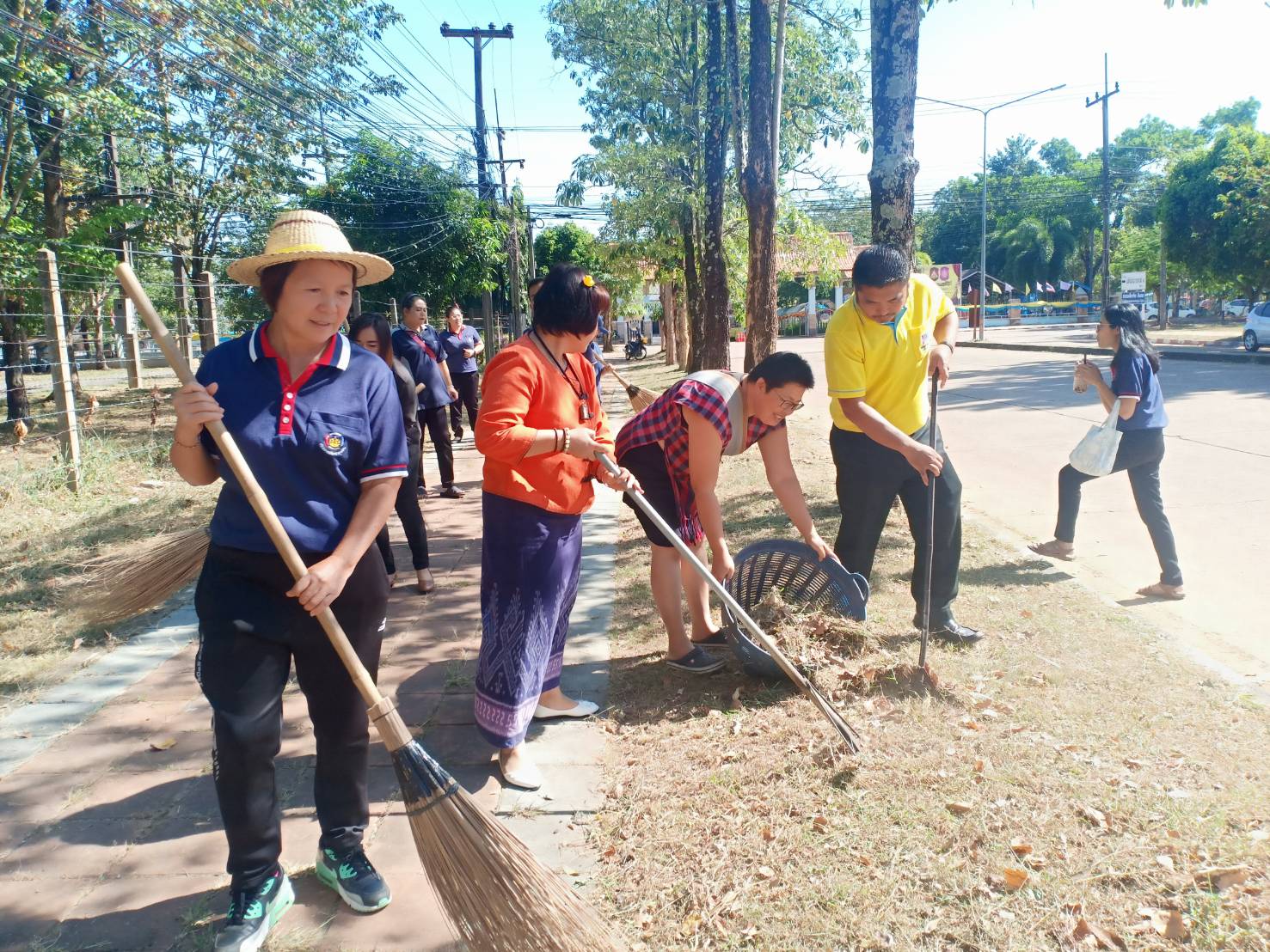 พช.หนองคาย ร่วมโครงการบ้านสวย เมืองงาม “หนองคายเมืองท่องเที่ยวและน่าอยู่ ริมฝั่งโขง” ประจำวันพุธที่ 30 ตุลาคม 62