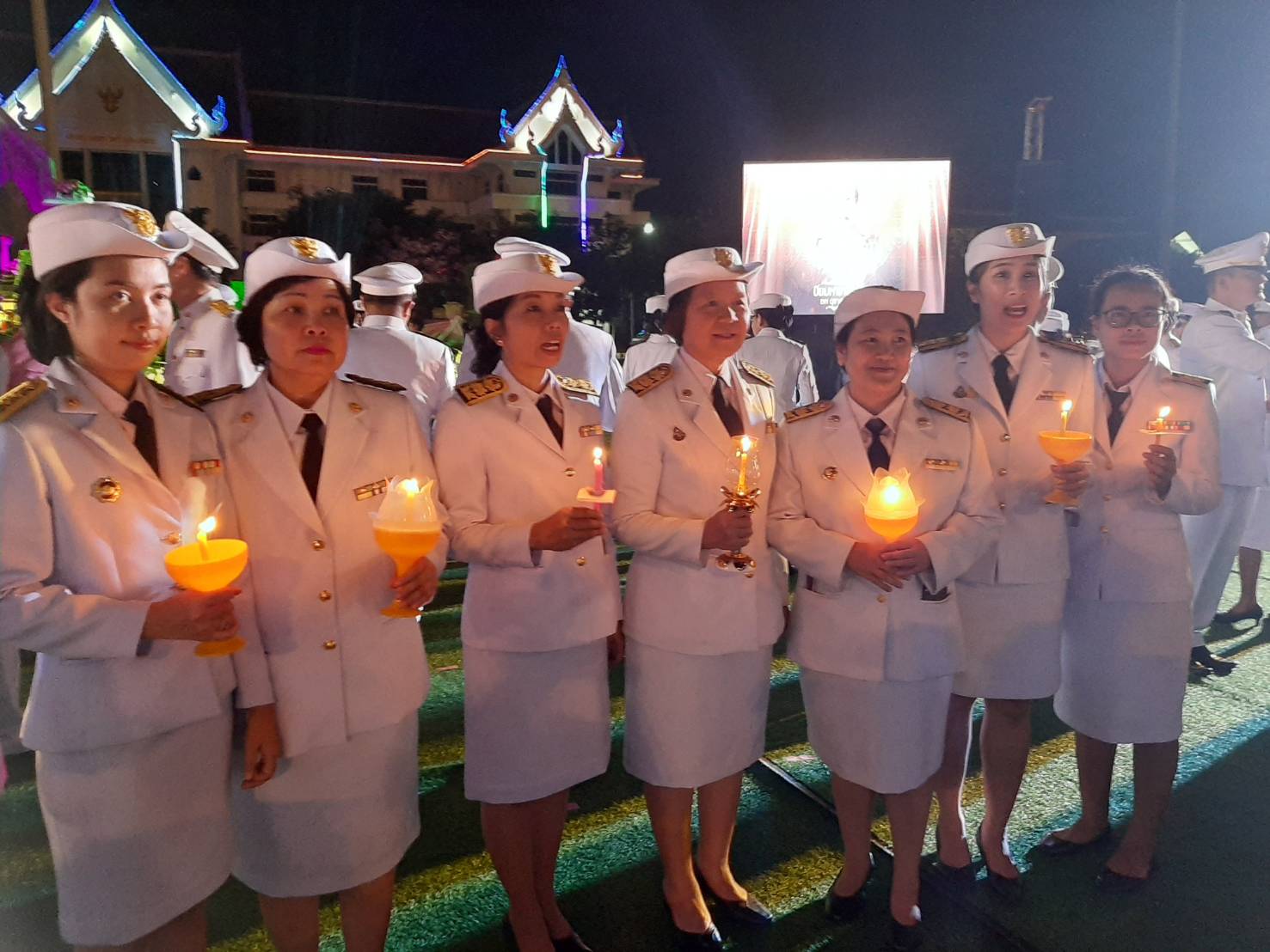 พช.หนองคาย พิธีจุดเทียนเพื่อน้อมรำลึกในพระมหากรุณาธิคุณพระบาทสมเด็จพระจุลจอมเกล้าเจ้าอยู่หัว เนื่องในวันคล้ายวันสวรรคตพระบาทสมเด็จพระจุลจอมเกล้าเจ้าอยู่หัว