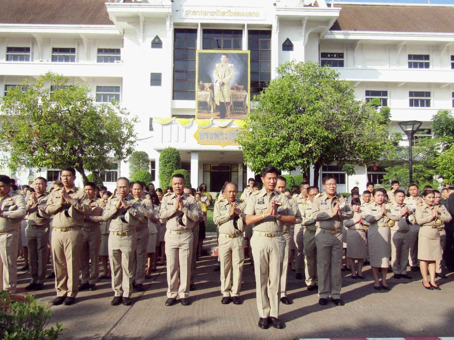 พช.หนองคาย ร่วมกิจกรรม เคารพธงชาติไทย