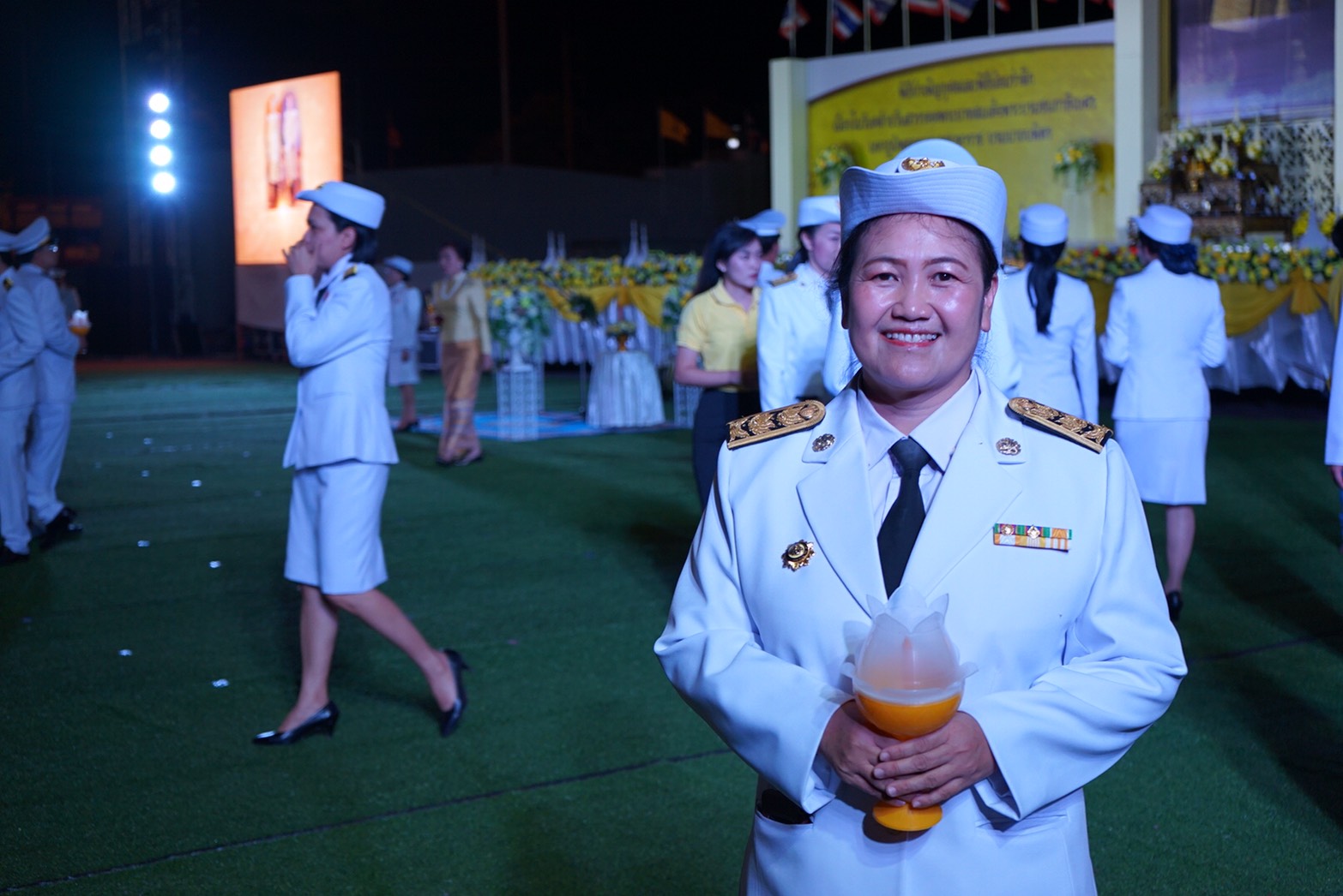 พช.หนองคาย ร่วมพิธีจุดเทียนเพื่อน้อมรำลึกในพระมหากรุณาธิคุณ พระบาทสมเด็จพระบรมชนกาธิเบศร มหาภูมิพลอดุลยเดชมหาราช บรมนาถบพิตร