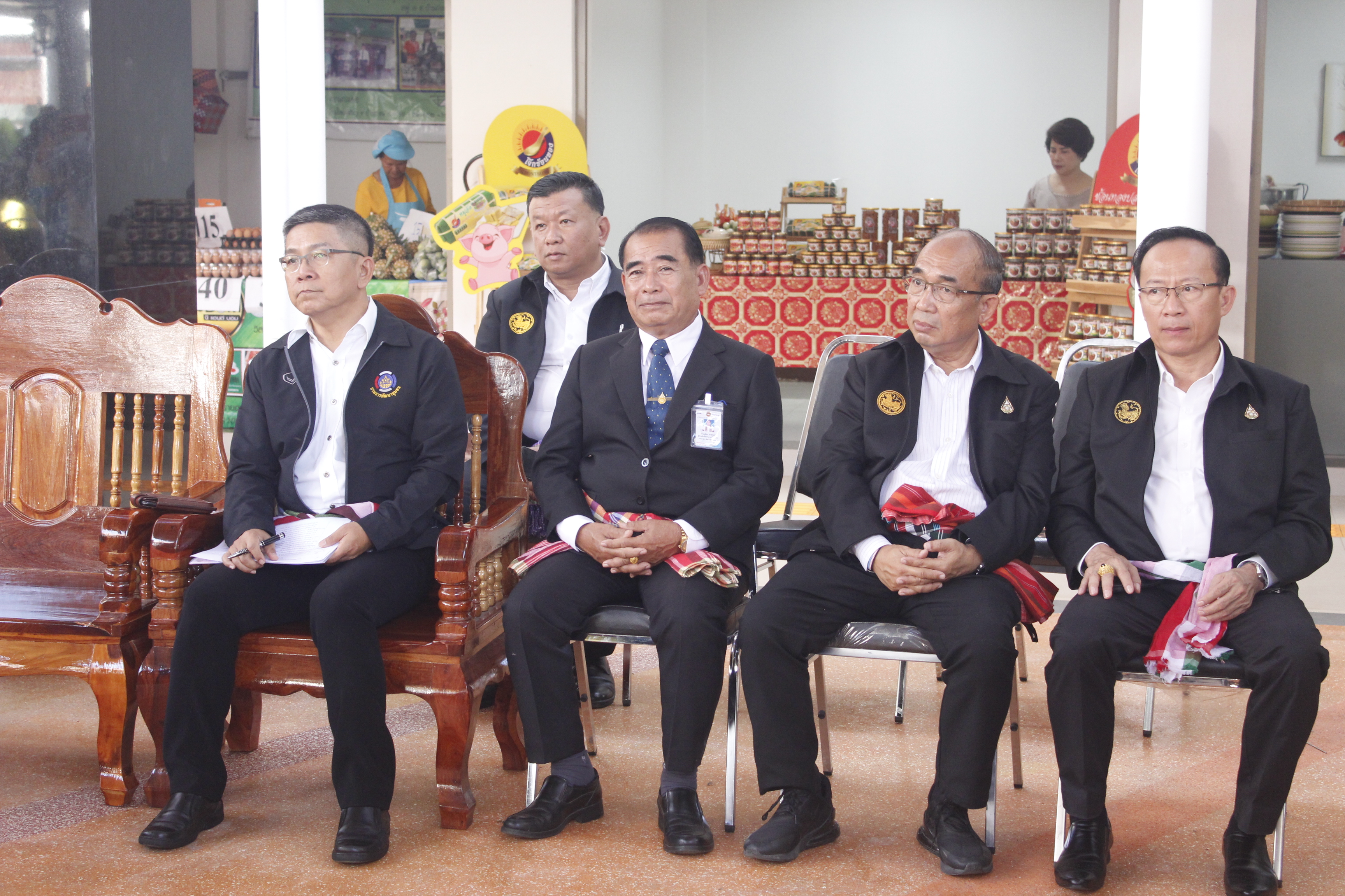 มท.3 ลงพื้นที่จังหวัดหนองคาย เยี่ยมชมศูนย์ OTOP หนองคาย