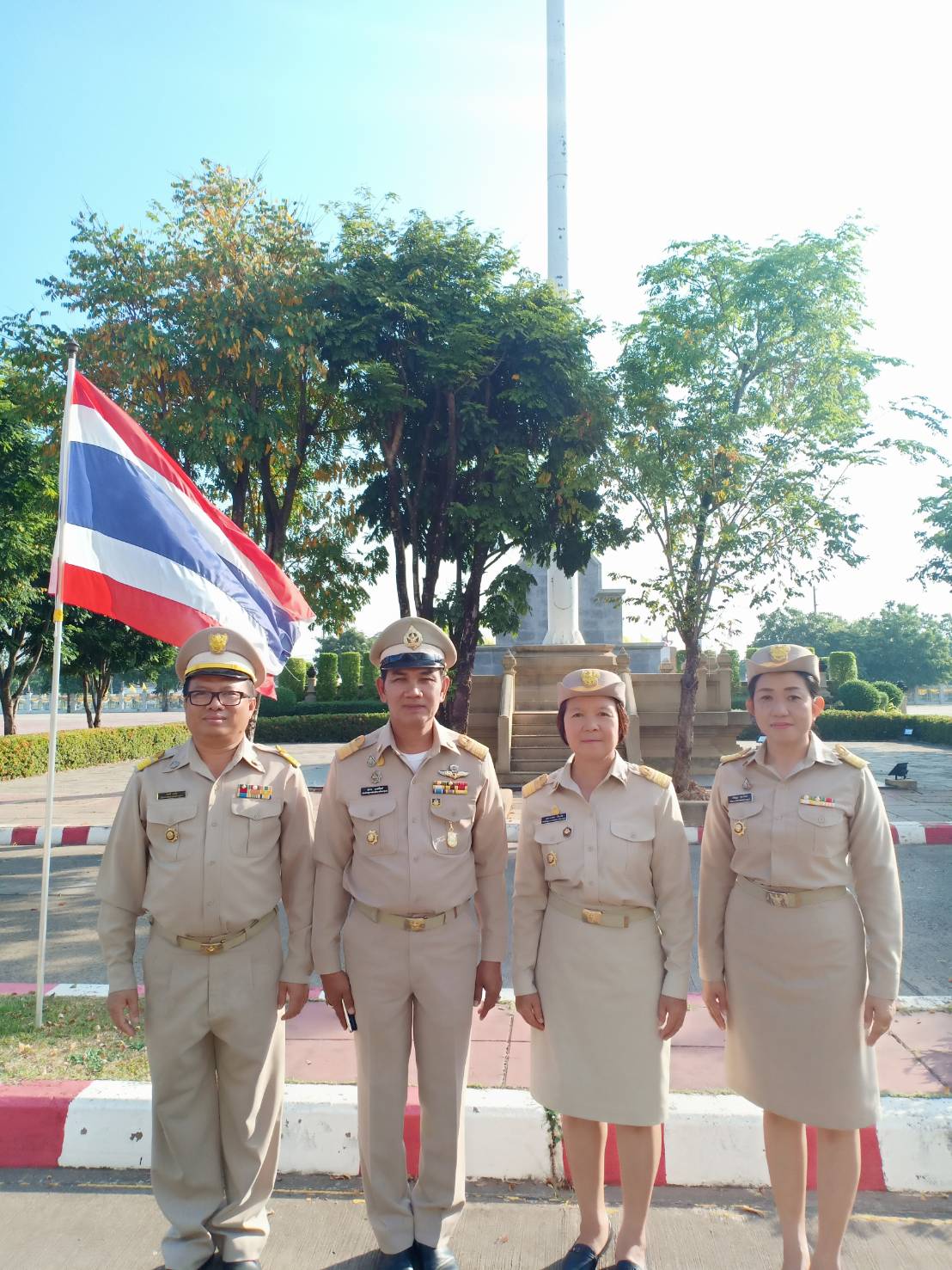 พช.หนองคาย ร่วมกิจกรรมเคารพธงชาติไทย ณ ศาลากลางจังหวัดหนองคาย 4 พ.ย. 62