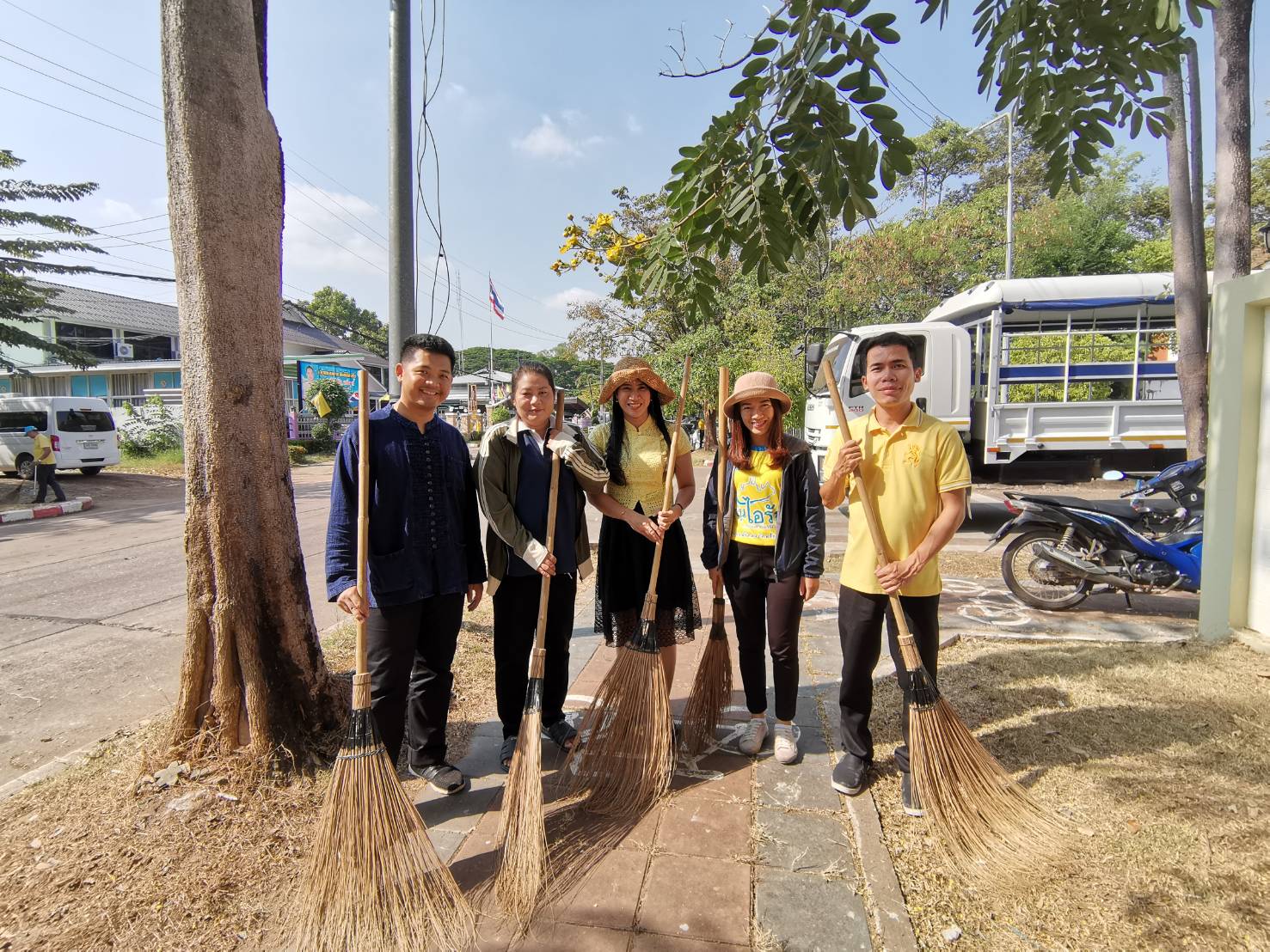 พช.หนองคาย ร่วมกิจกรรมตามแผนปฏิบัติการโครงการบ้านสวย เมืองงาม “หนองคายเมืองท่องเที่ยวและน่าอยู่ ริมฝั่งโขง” ประจำวันพุธที่ 6 พ.ย. 62