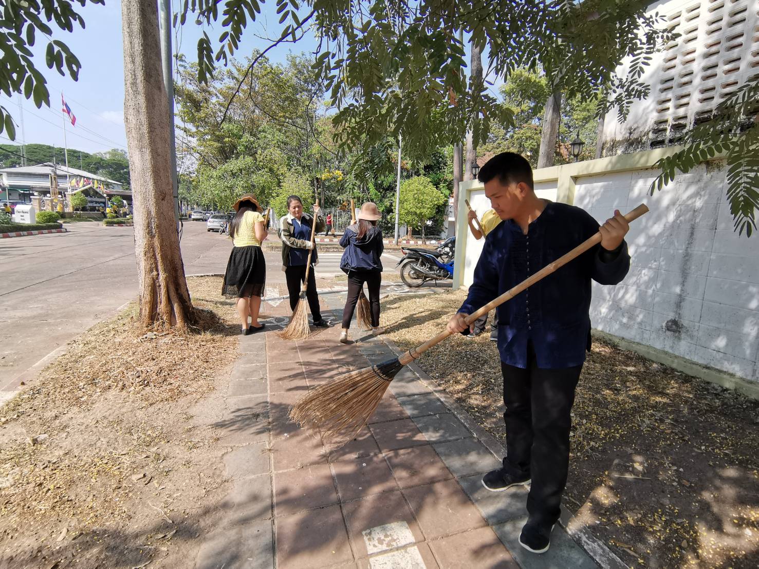 พช.หนองคาย ร่วมกิจกรรมตามแผนปฏิบัติการโครงการบ้านสวย เมืองงาม “หนองคายเมืองท่องเที่ยวและน่าอยู่ ริมฝั่งโขง” ประจำวันพุธที่ 6 พ.ย. 62