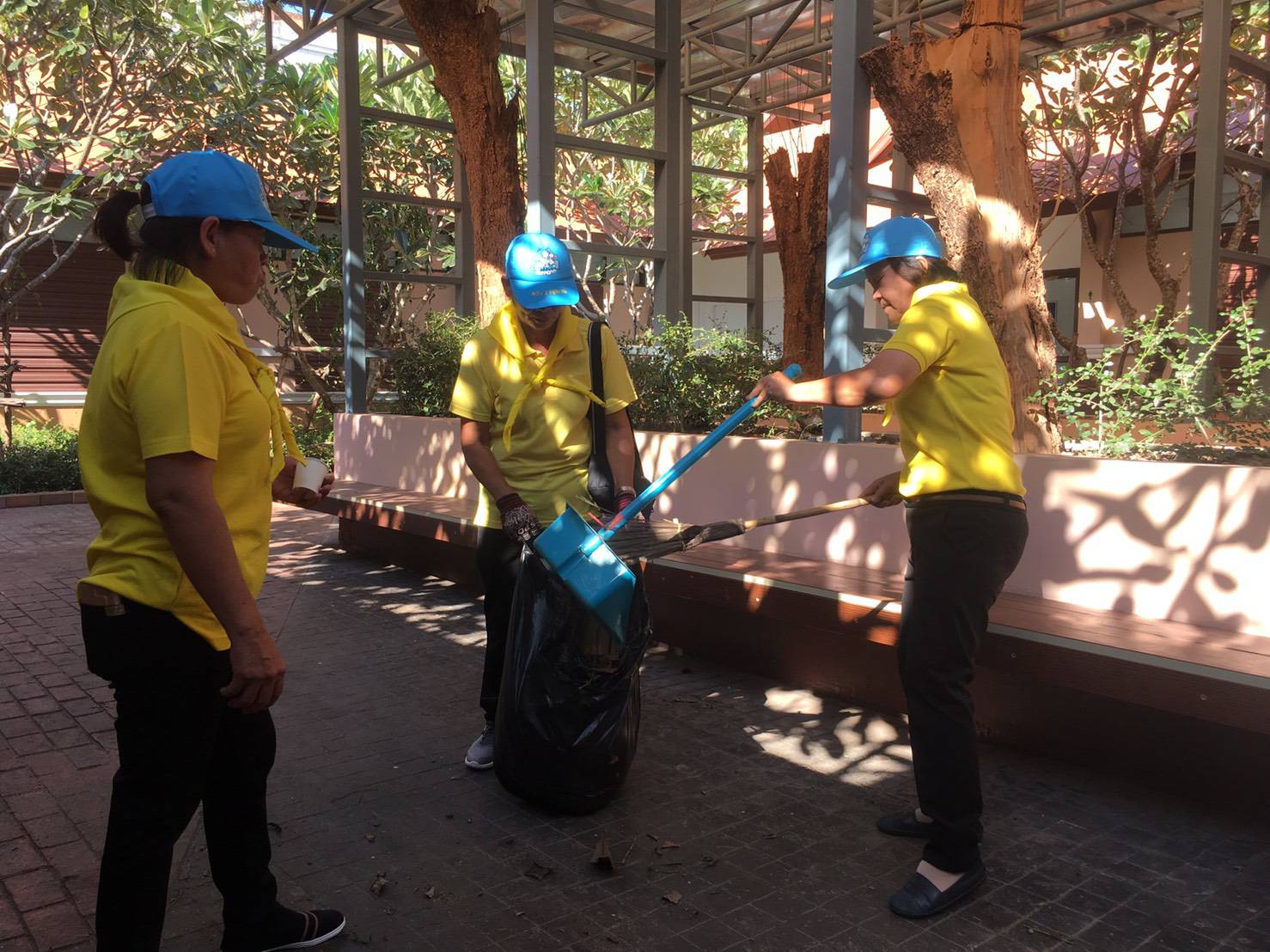 รกท.พจ.หนองคาย ร่วม กิจกรรมจิตอาสาพัฒนาปรับปรุงภูมิทัศน์บริเวณโดยรอบเรือนจำจังหวัดหนองคาย เพื่อสนับสนุนโครงการราชทัณฑ์ปันสุข ทำความดี ด้วยหัวใจ”กิจกรรม BiG Cleaning ในเรือนจำ