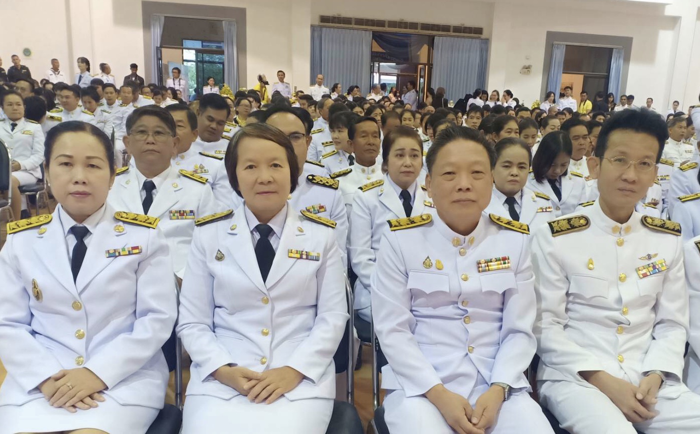 พช.หนองคาย ร่วมพิ ธีถวายราชสักการะน้อมรำลึกในพระมหากรุณาธิคุณพระบาทสมเด็จพระบรมชนิกาธิเบศร มหาภูมิพลอดุลยเดชมหาราช บรมนาถบพิตร เนื่องในวันพระบิดาแห่งฝนหลวง ประจำปี 2562