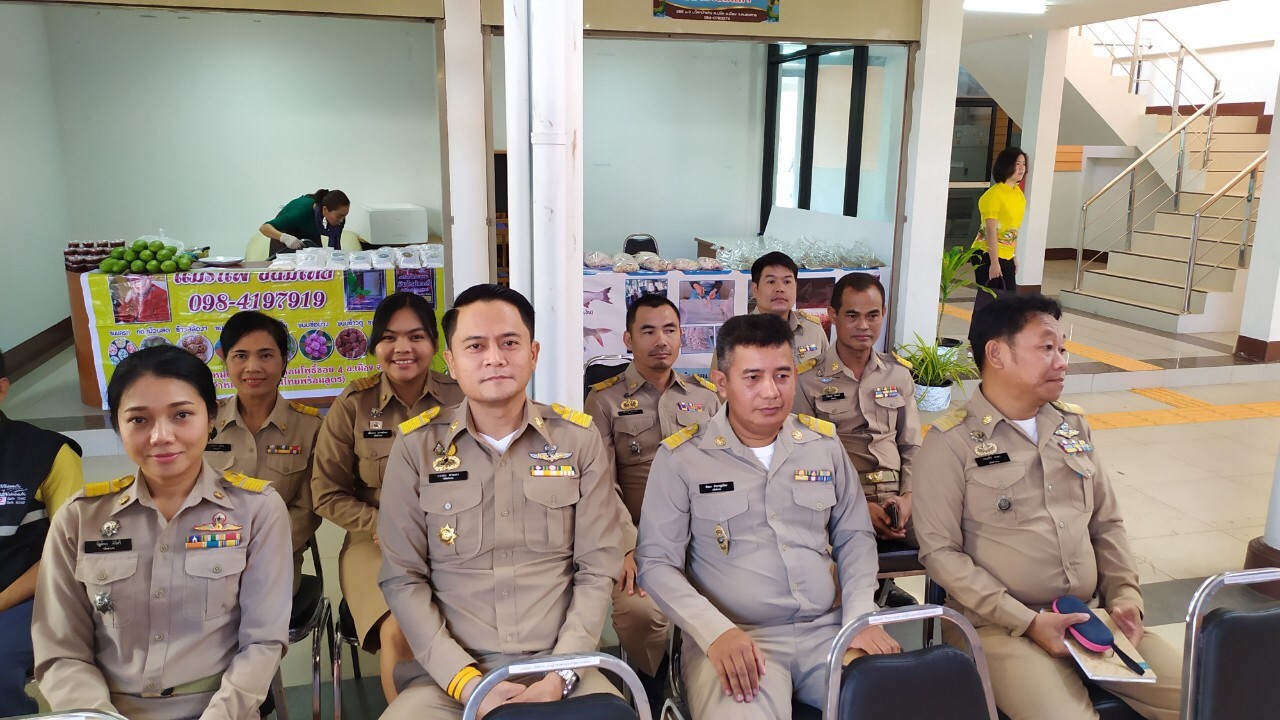 มท.3 ลงพื้นที่จังหวัดหนองคาย เยี่ยมชมศูนย์ OTOP หนองคาย