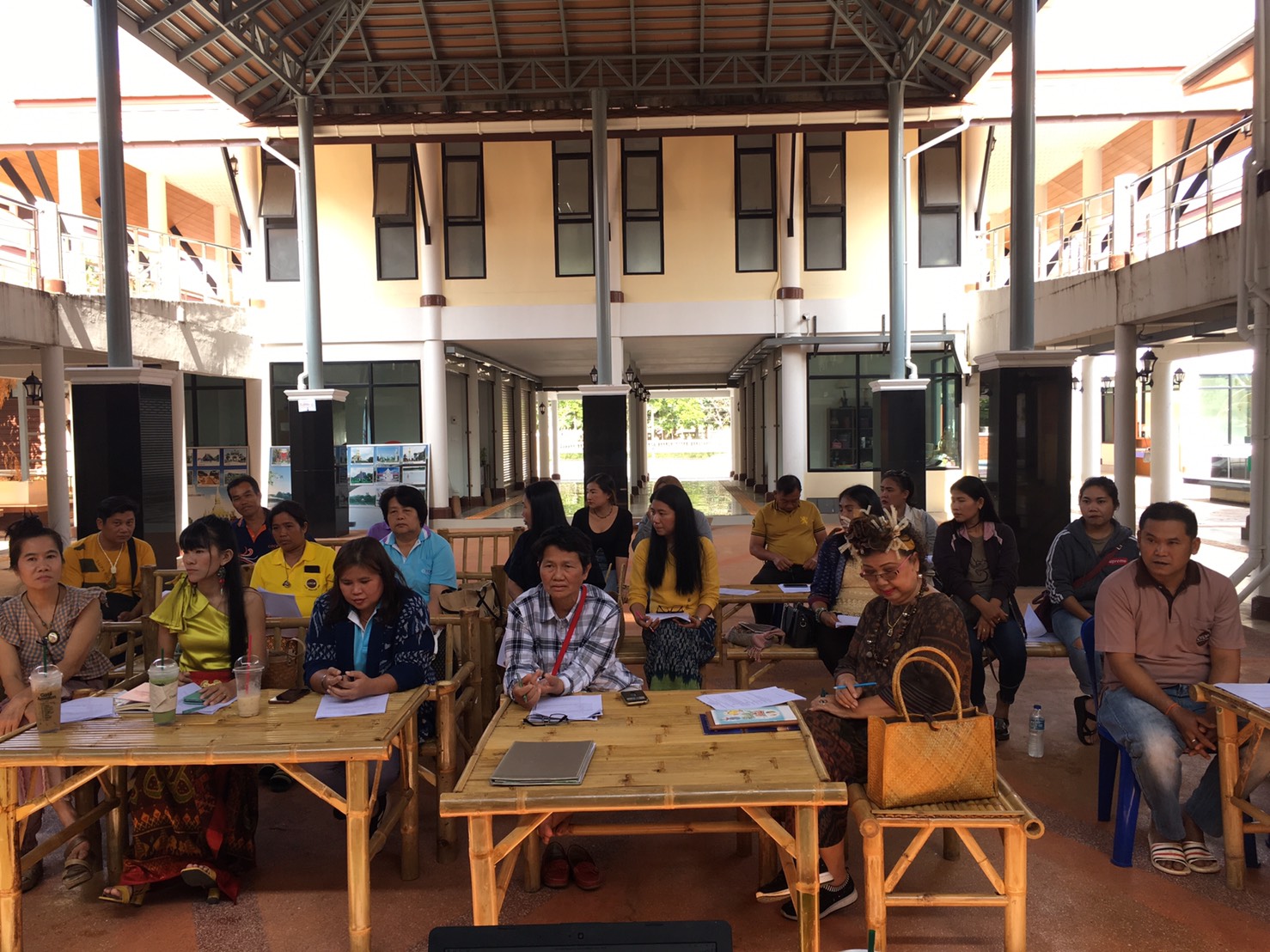 พช.หนองคาย ประชุมคัดเลือกผู้ผลิต ผู้ประกอบการ OTOP เพื่อเข้าร่วมงาน OTOP City 2019