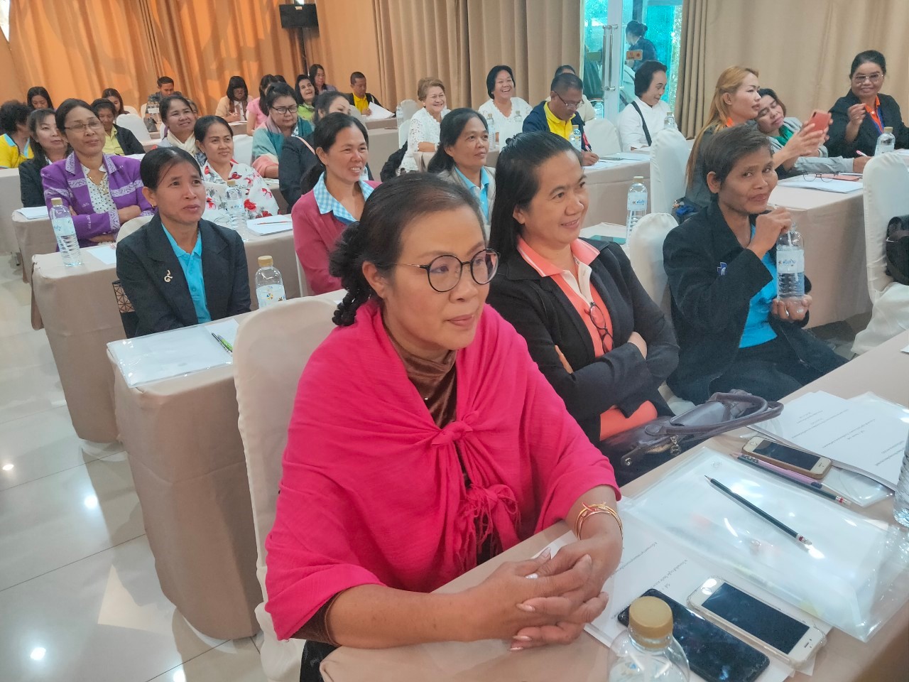 พช.หนองคาย …. ประชุมเชิงปฏิบัติการพัฒนากลุ่มอาชีพสมาชิกกองทุนพัฒนาบทบาทสตรี