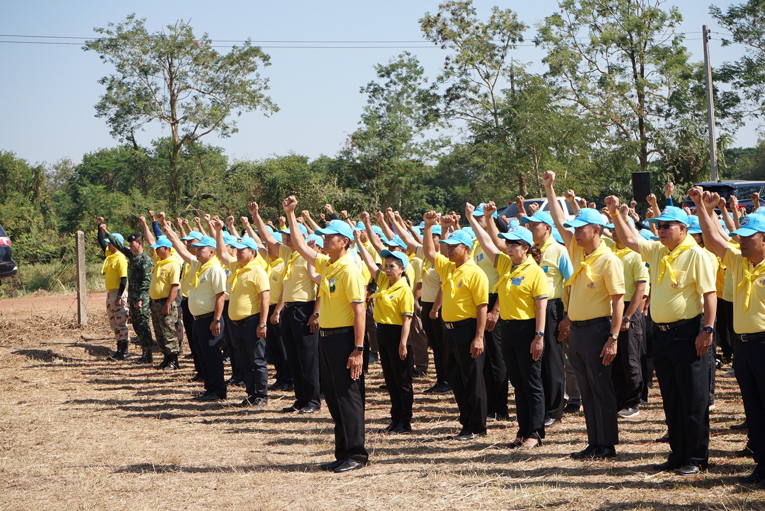 พช.หนองคาย ร่วม กิจกรรมจิตอาสาพัฒนา เนื่องในวันคล้ายวันพระบรมสมภพ พระบาทสมเด็จพระบรมชนกาธิเบศร มหาภูมิพลอดุลยเดชมหาราช บรมนาถบพิตร “กิจกรรมพัฒนาการภูมิทัศน์หนองไผ่เกี้ย”