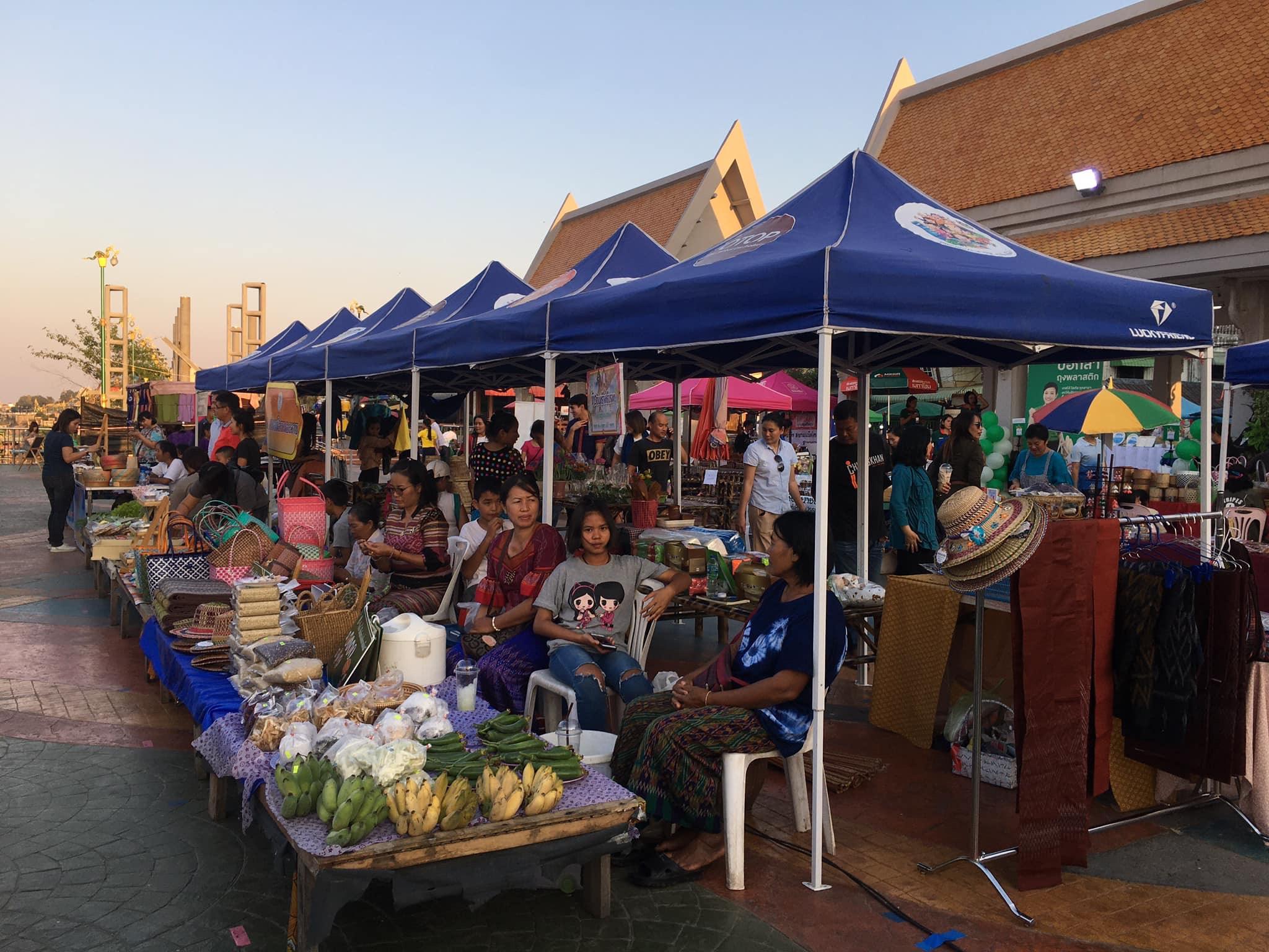 หนองคาย… Kick off  “เดิน กิน ชิม เที่ยว” ณ ถนนแคมของ