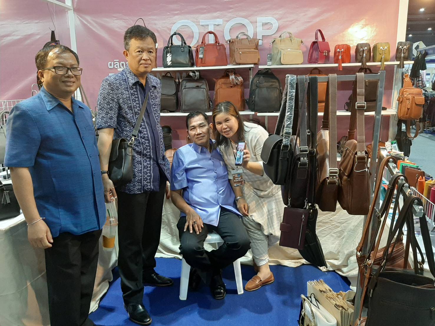 รายงานยอดจำหน่ายผลิตภัณฑ์ OTOP หนองคาย ภายในงาน OTOP COTY 2019 ประจำวันที่ 15 ธันวาคม 62