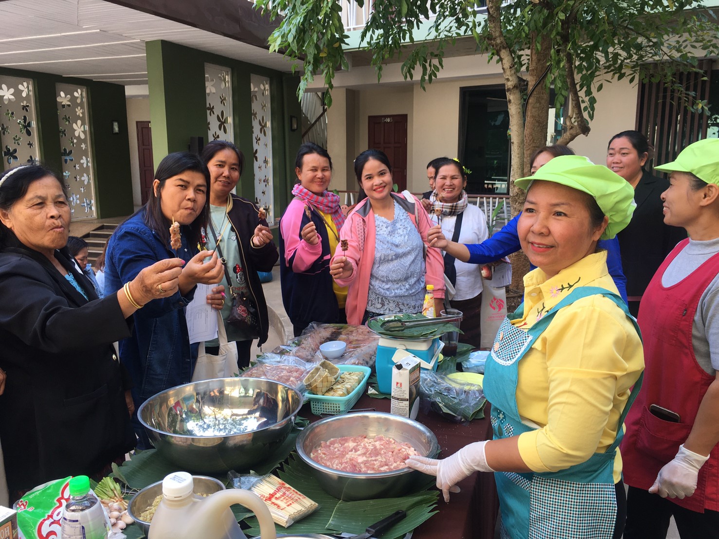 พช.หนองคาย โครงการส่งเสริมทักษะอาชีพสตรี เพื่อการบริหารจัดการหนี้ กิจกรรมที่ 1 ประชุมเสริมทักษะอาชีพสตรีเพื่อการบริหารจัดการหนี้