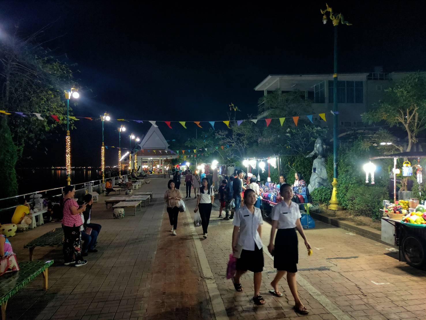 ? “เดิน กิน ชิม เที่ยว” จังหวัดหนองคาย วันที่ 3 (24 ธันวาคม 2562)