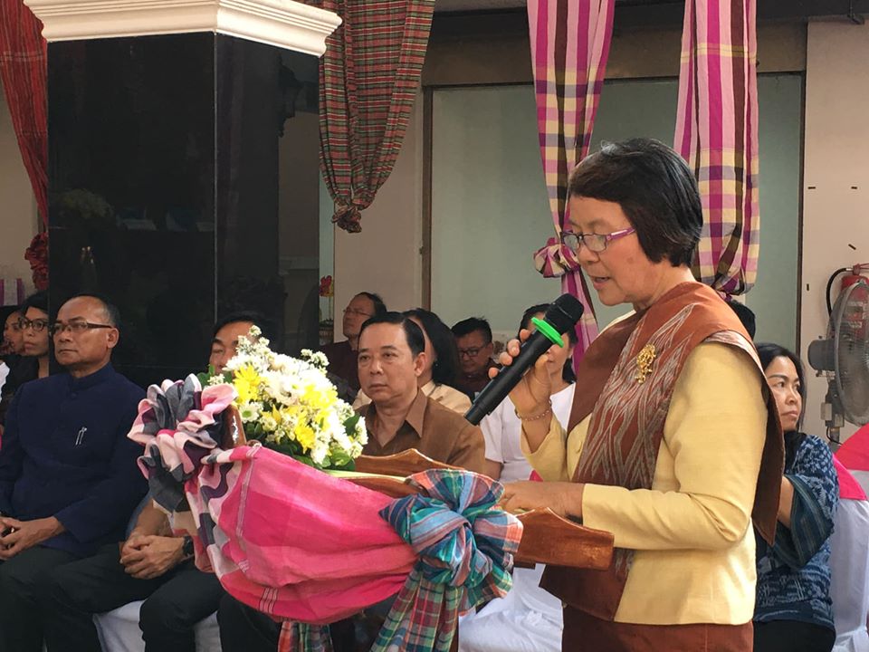 สำนักงานพัฒนาชุมชนจังหวัดหนองคาย ได้จัดโครงการสืบสานอนุรักษ์ศิลป์ผ้าถิ่นไทย ดำรงไว้ในแผ่นดิน