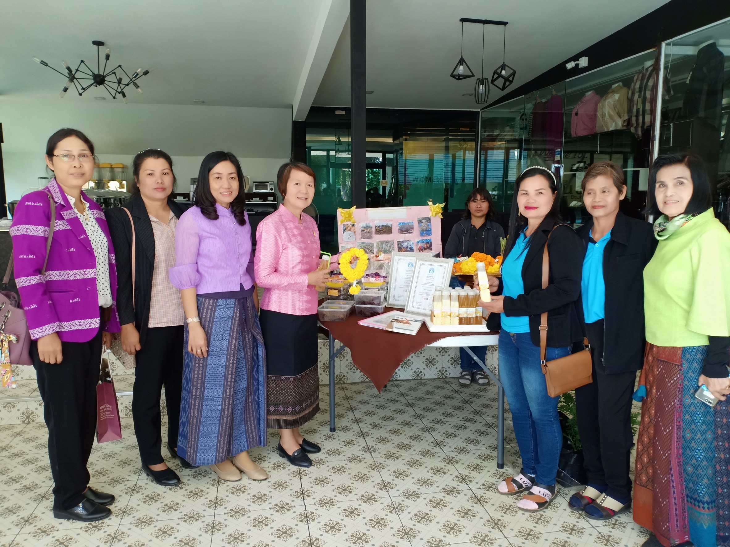 พช.หนองคาย …. ประชุมเชิงปฏิบัติการพัฒนากลุ่มอาชีพสมาชิกกองทุนพัฒนาบทบาทสตรี