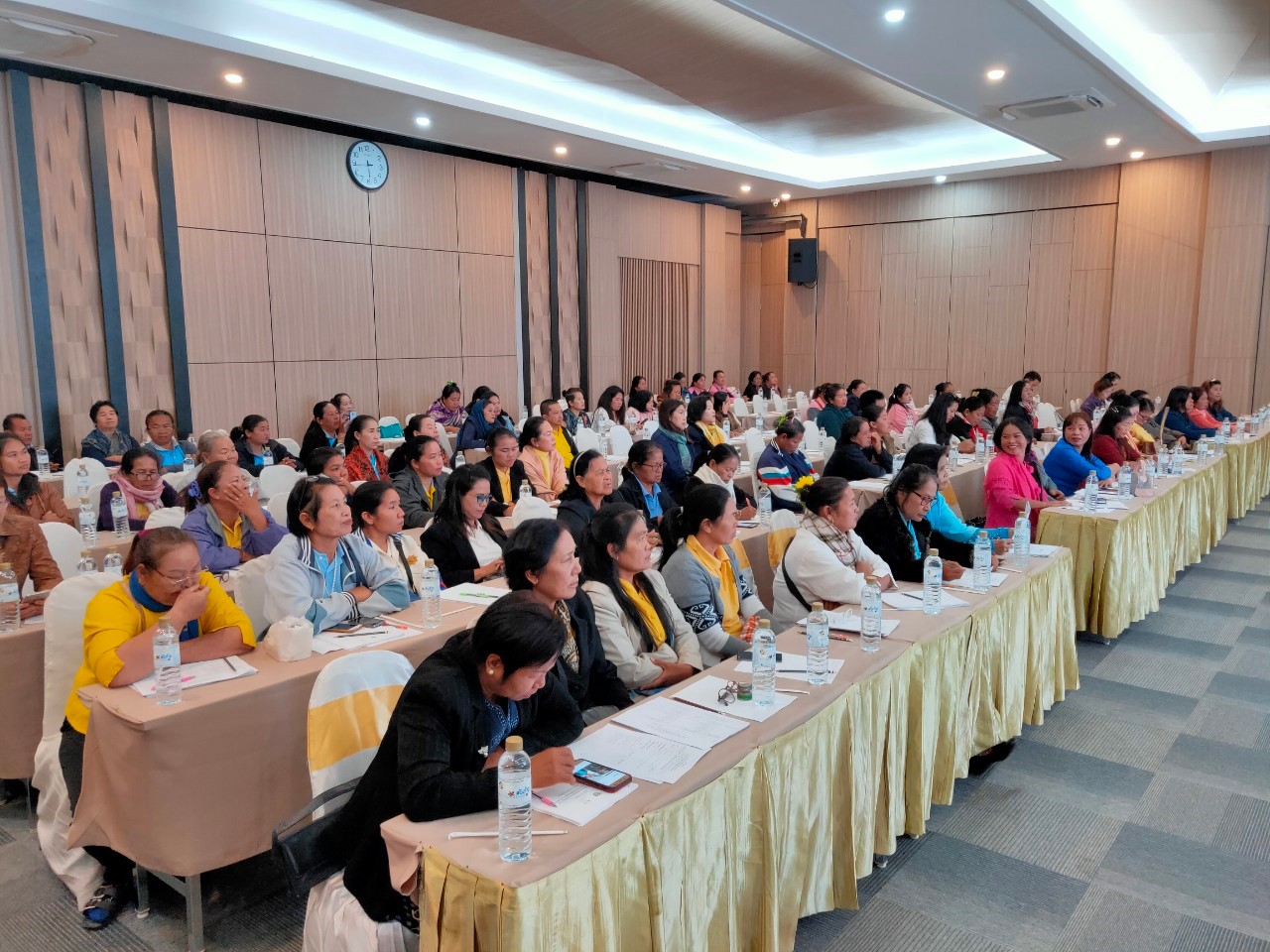 พช.หนองคาย โครงการส่งเสริมทักษะอาชีพสตรี เพื่อการบริหารจัดการหนี้ กิจกรรมที่ 1 ประชุมเสริมทักษะอาชีพสตรีเพื่อการบริหารจัดการหนี้