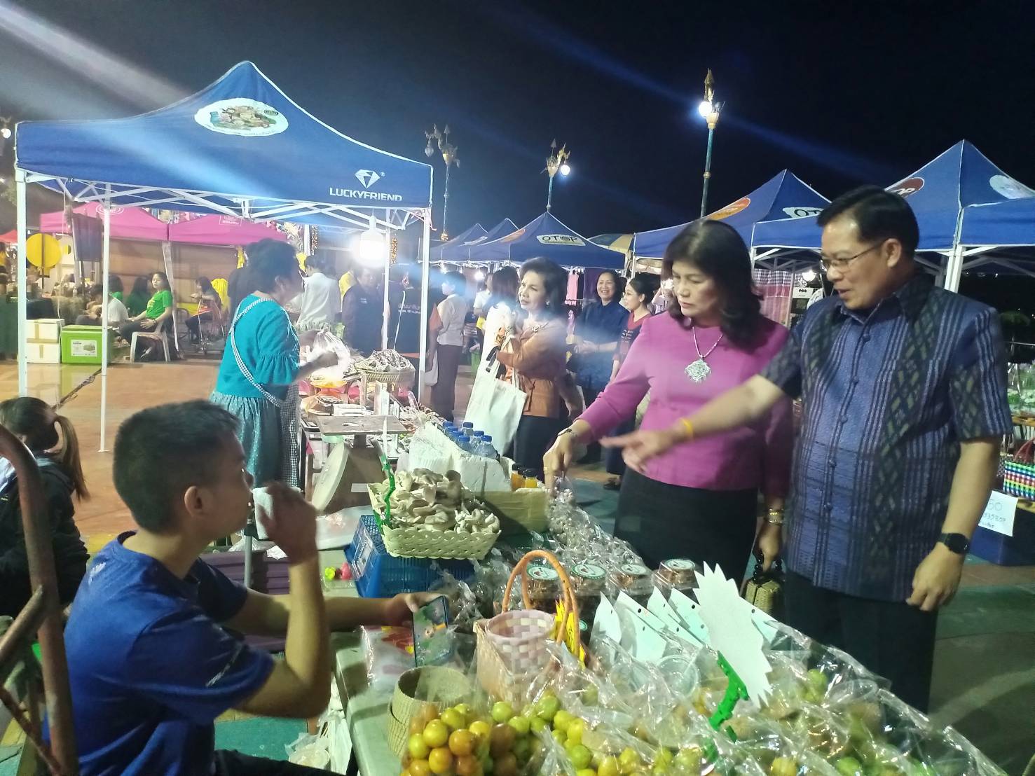 หนองคาย… Kick off  “เดิน กิน ชิม เที่ยว” ณ ถนนแคมของ