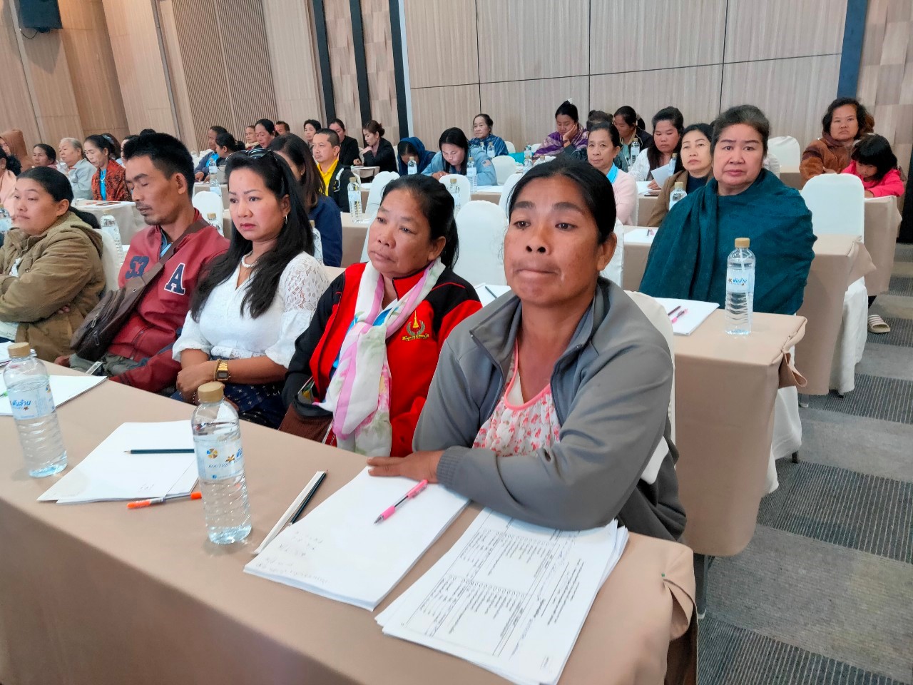 พช.หนองคาย โครงการส่งเสริมทักษะอาชีพสตรี เพื่อการบริหารจัดการหนี้ กิจกรรมที่ 1 ประชุมเสริมทักษะอาชีพสตรีเพื่อการบริหารจัดการหนี้