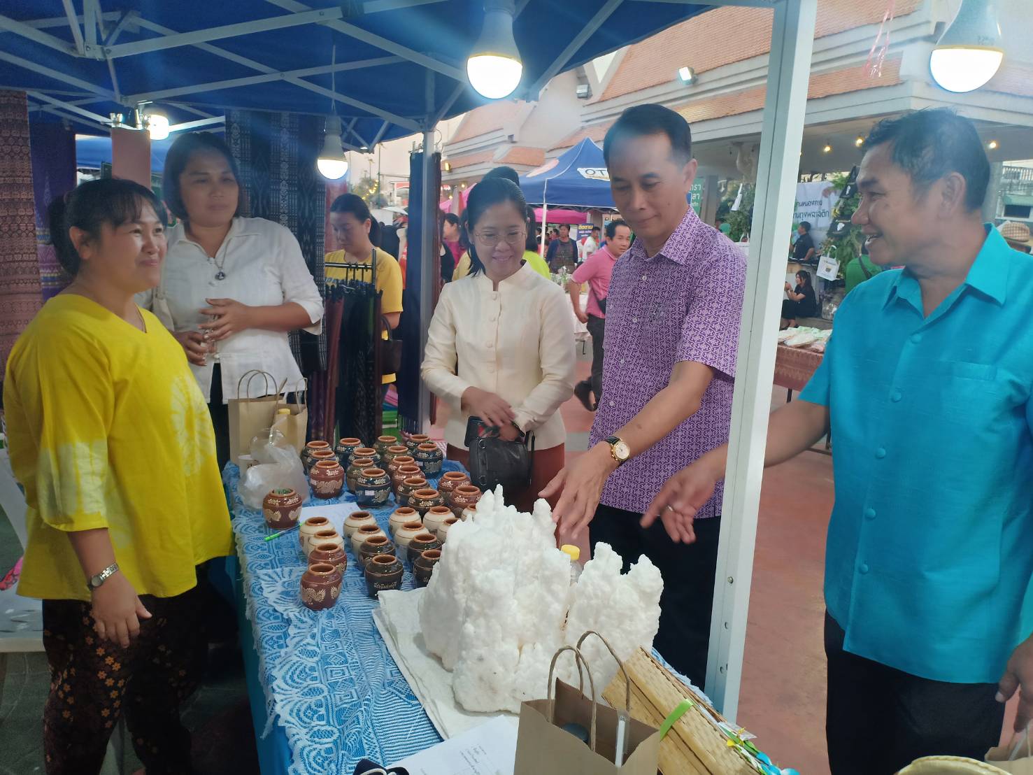 หนองคาย… Kick off  “เดิน กิน ชิม เที่ยว” ณ ถนนแคมของ