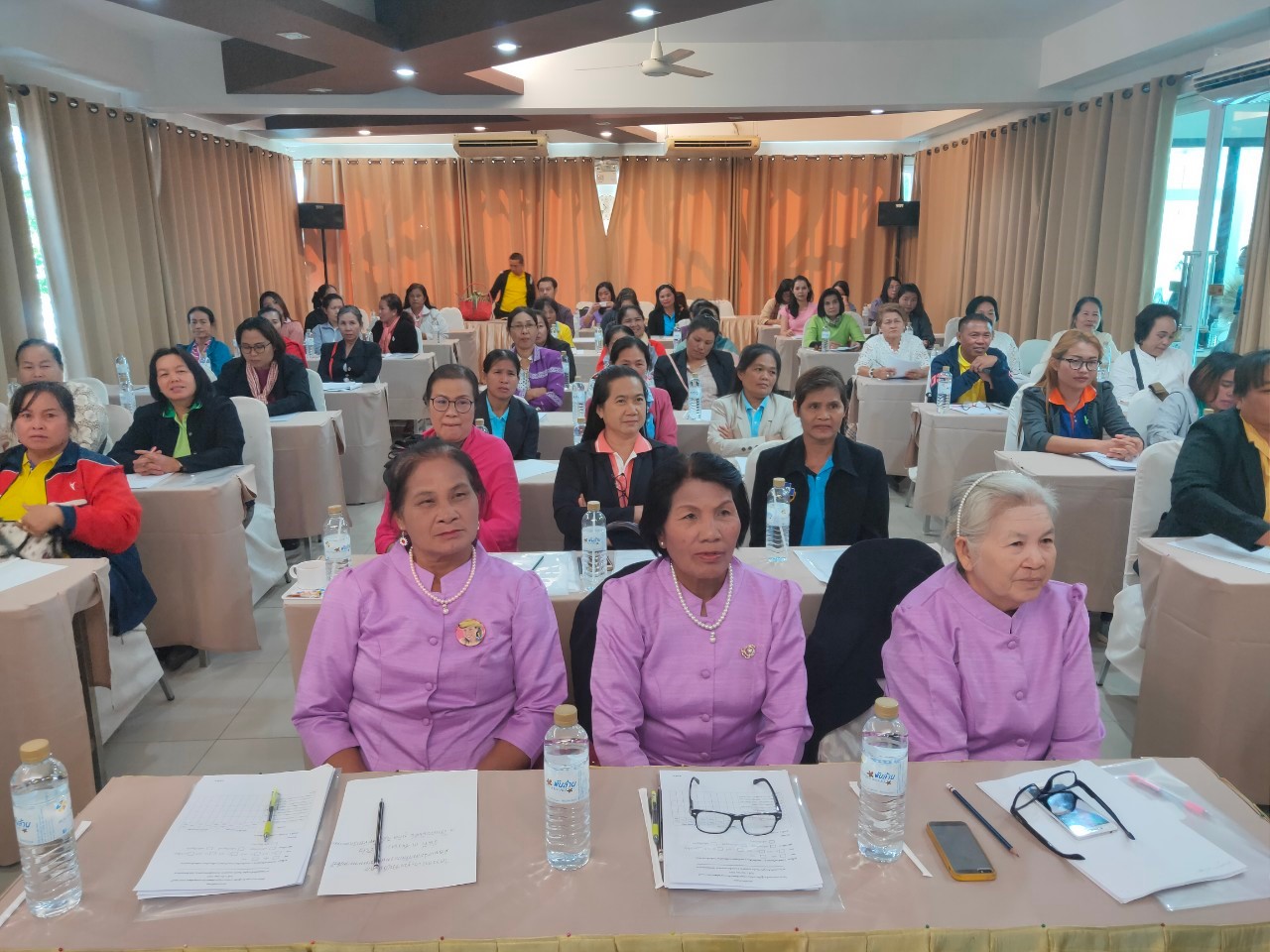 พช.หนองคาย …. ประชุมเชิงปฏิบัติการพัฒนากลุ่มอาชีพสมาชิกกองทุนพัฒนาบทบาทสตรี