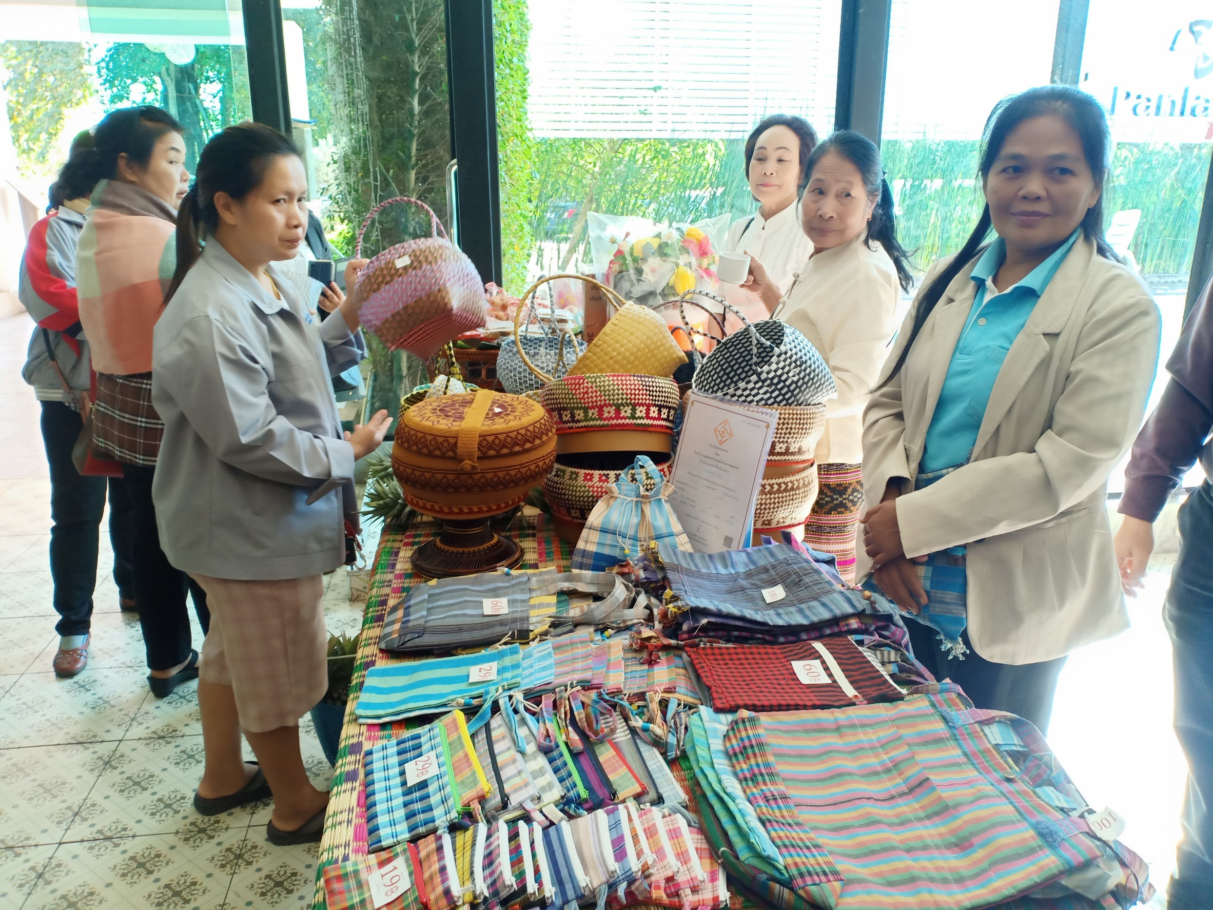 พช.หนองคาย …. ประชุมเชิงปฏิบัติการพัฒนากลุ่มอาชีพสมาชิกกองทุนพัฒนาบทบาทสตรี