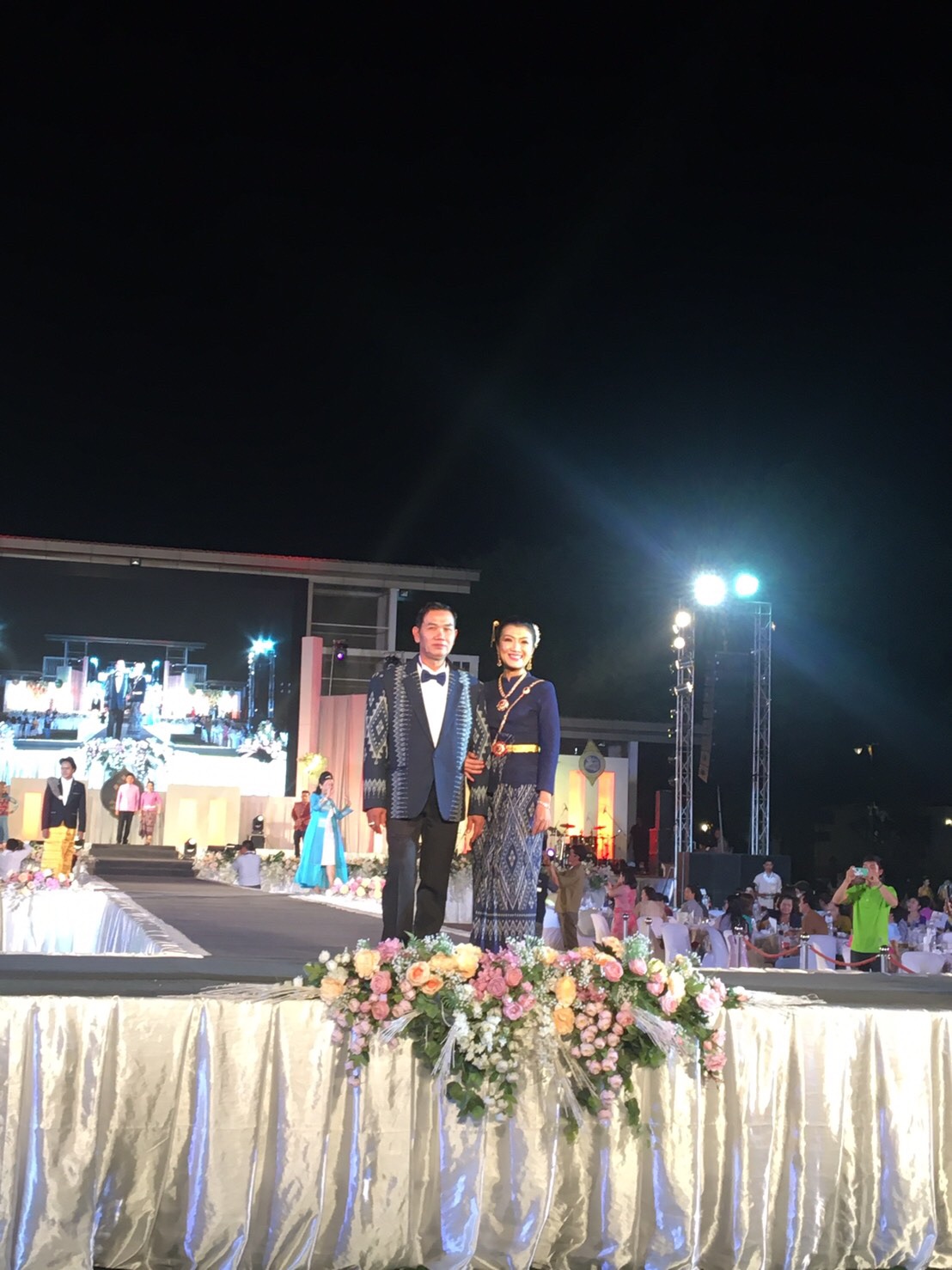 พช.หนองคาย ร่วมงานเดินแบบผ้าไทยเพื่อการกุศล “อิ่มบุญ อุ่นรัก” ปีที่ 3