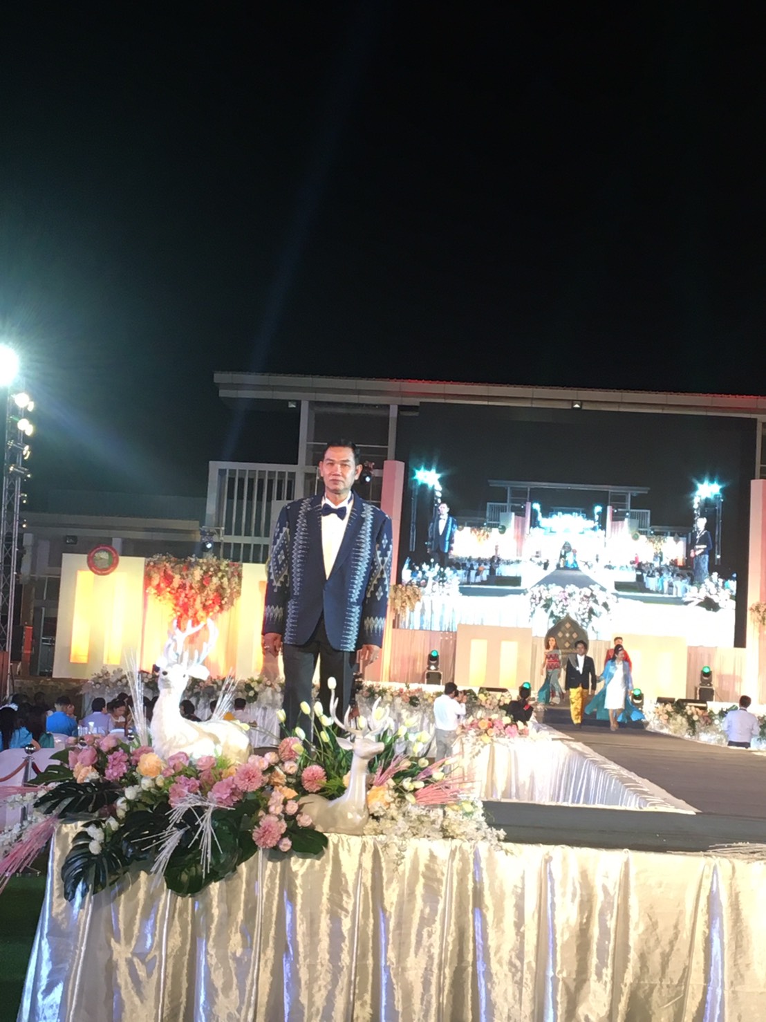 พช.หนองคาย ร่วมงานเดินแบบผ้าไทยเพื่อการกุศล “อิ่มบุญ อุ่นรัก” ปีที่ 3