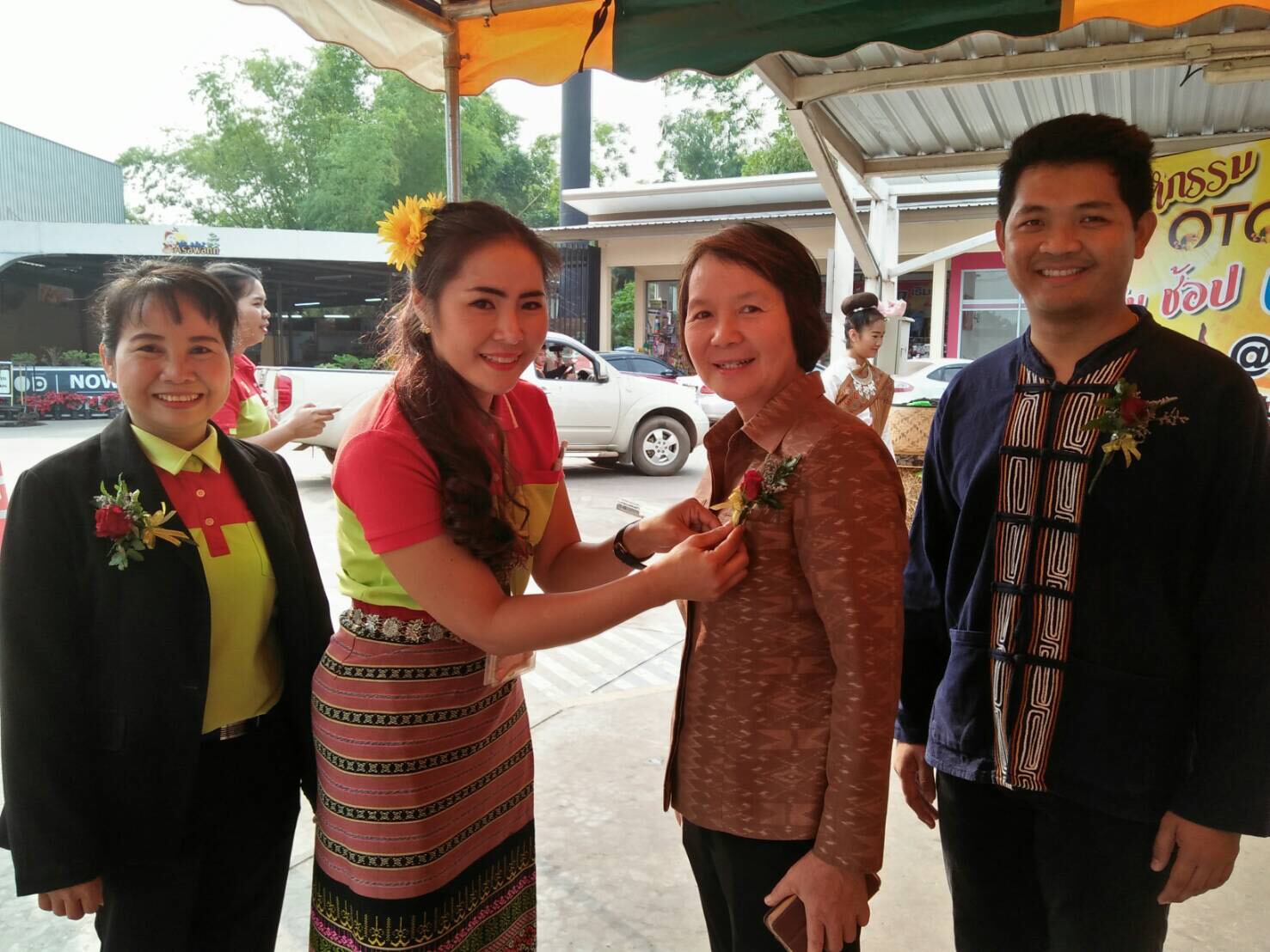 พิธีเปิดงาน “มหกรรม OTOP ชิม ช้อป เที่ยว @บิ๊กซีโพนพิสัย”