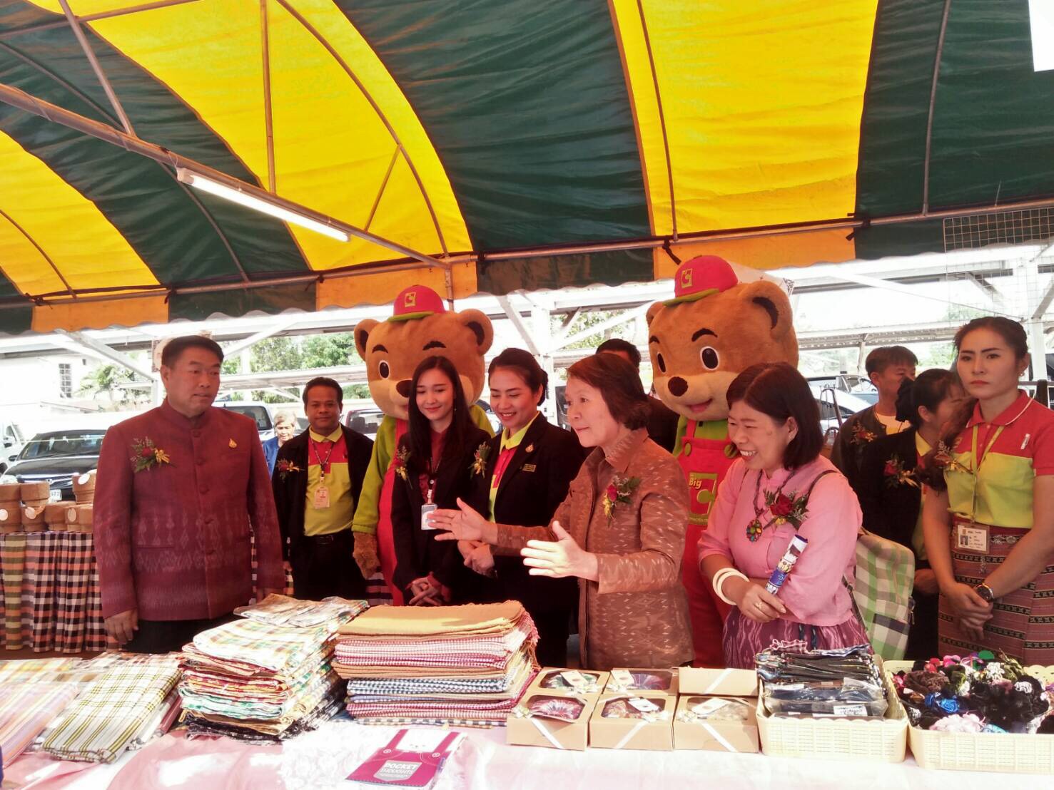 พิธีเปิดงาน “มหกรรม OTOP ชิม ช้อป เที่ยว @บิ๊กซีโพนพิสัย”