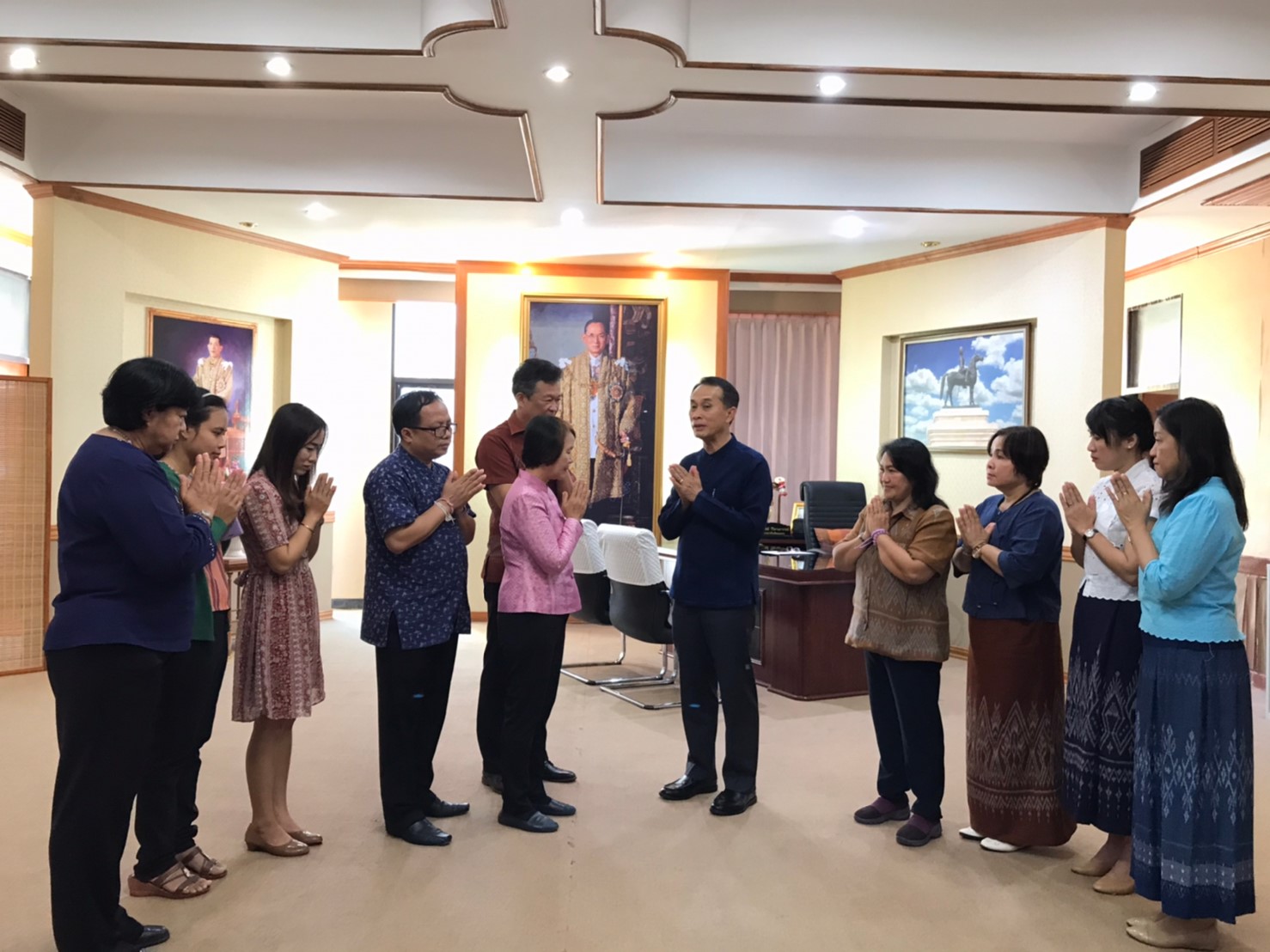 สพจ.หนองคาย เข้าขอพรปีใหม่ จากผู้บริหารจังหวัดหนองคาย