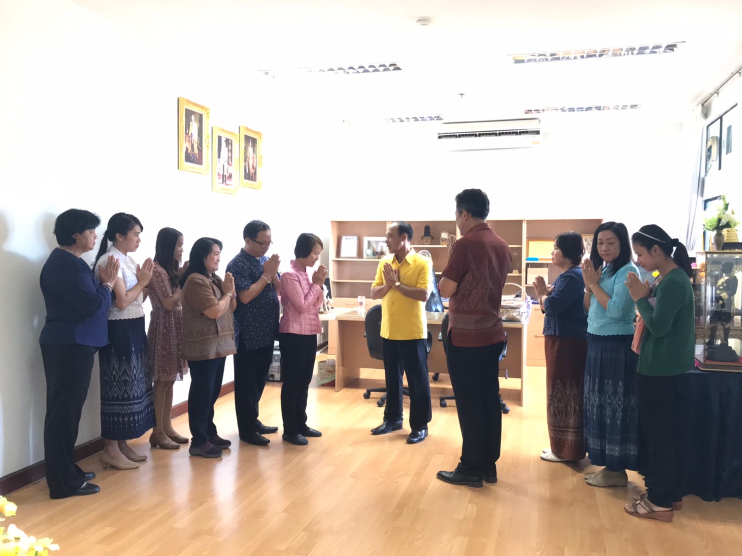 สพจ.หนองคาย เข้าขอพรปีใหม่ จากผู้บริหารจังหวัดหนองคาย