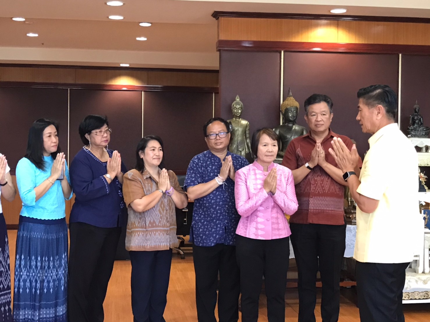 สพจ.หนองคาย เข้าขอพรปีใหม่ จากผู้บริหารจังหวัดหนองคาย