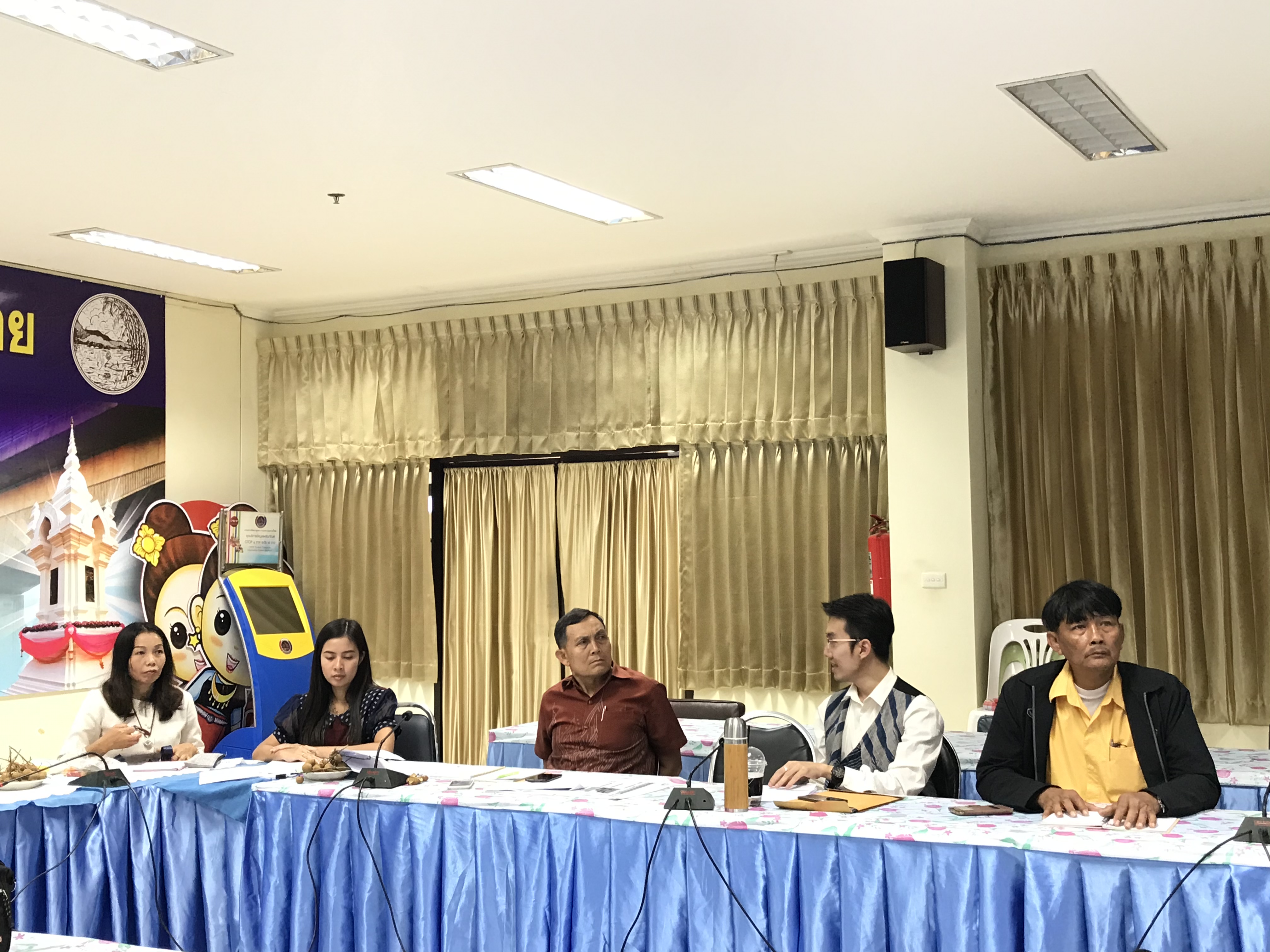 พช.หนองคาย รับฟังการประชุมทางไกลผ่านระบบ Video Conference เพื่อชี้แจงการดำเนินกิจกรรมตามแผนการปฏิบัติงานและแผนการใช้จ่ายงบประมาณ ประจำปีงบประมาณ พ.ศ. 2562 ไปพลางก่อน โครงการพัฒนาศักยภาพชุมชนท่องเที่ยว OTOP นวัตวิถี กิจกรรมที่ 2 พัฒนาศักยภาพผู้ประกอบการเพื่อส่งเสริมการท่องเที่ยวโดยชุมชน