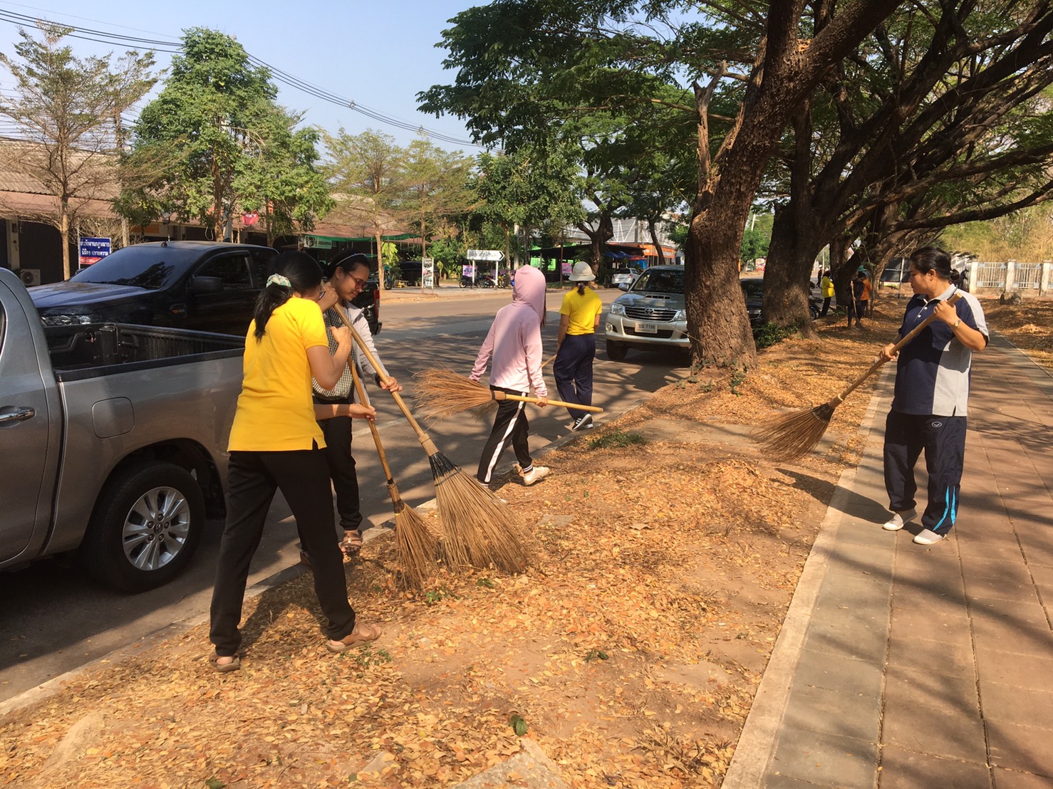 พช.หนองคาย ร่วมกิจกรรมตามแผนปฏิบัติงานโครงการบ้านสวย เมืองงาม “หนองคายเมืองท่องเที่ยวและน่าอยู่ ริมฝั่งโขง” ณ บริเวณถนนข้างศูนย์ราชการฝั่งเอเชียพีค