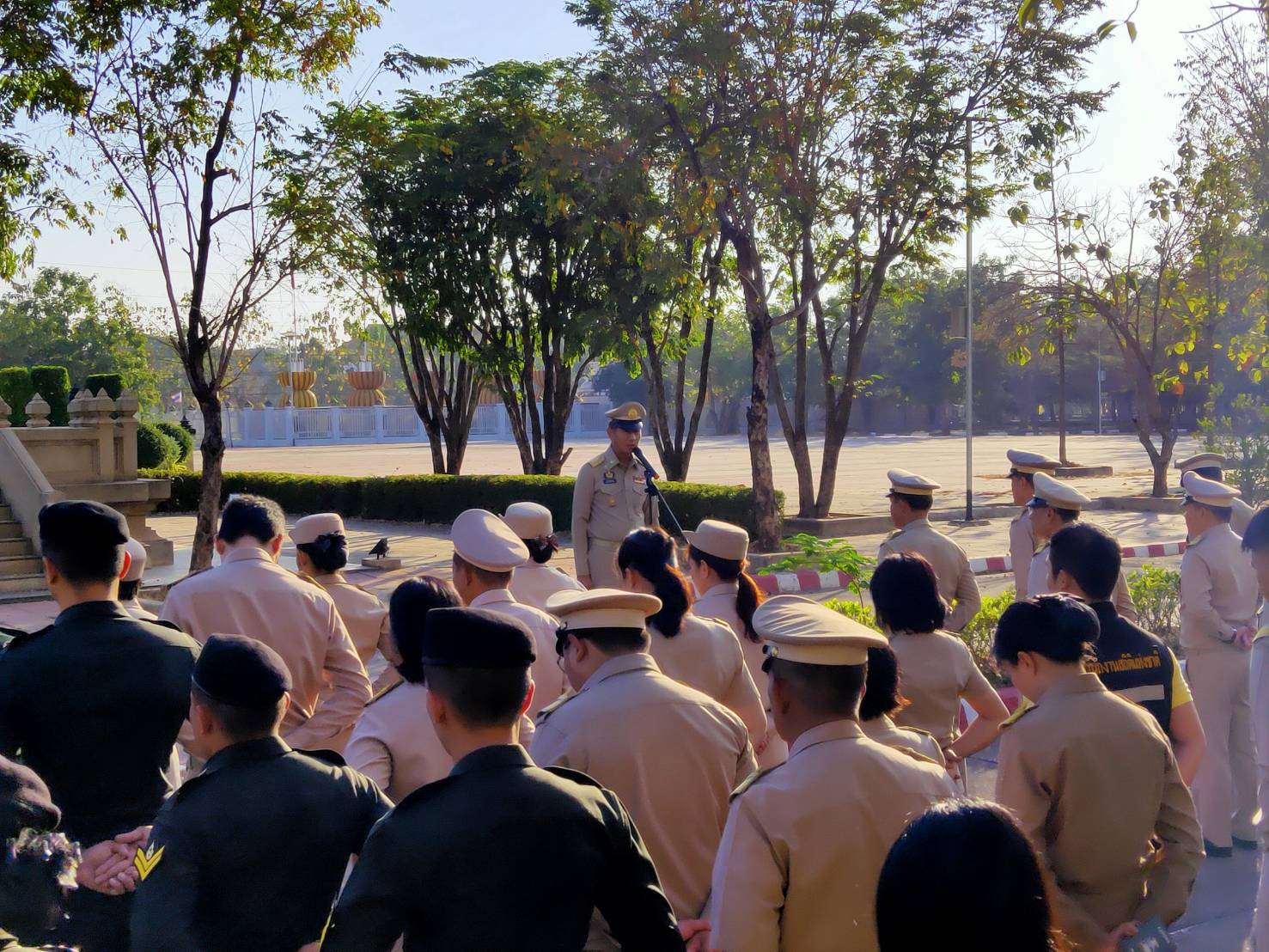 พช.หนองคาย เข้าแถวเคารพธงชาติไทย ประจำวันจันทร์ที่ 6 ม.ค. 63