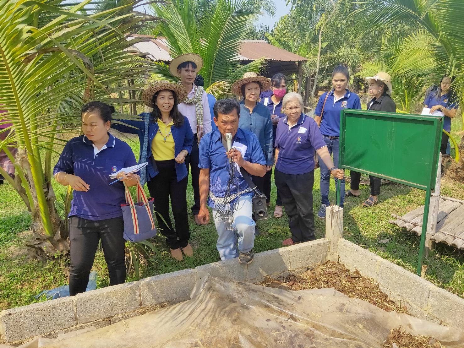 กษาราชการแทนพัฒนาการจังหวัดหนองคาย เป็นประธานในพิธีเปิดกิจกรรมและอ่านสารรัฐมนตรีว่าการกระทรวงมหาดไทย เนื่องในวาระครบรอบ 51 ปี ผู้นำอาสาพัฒนาชุมชน