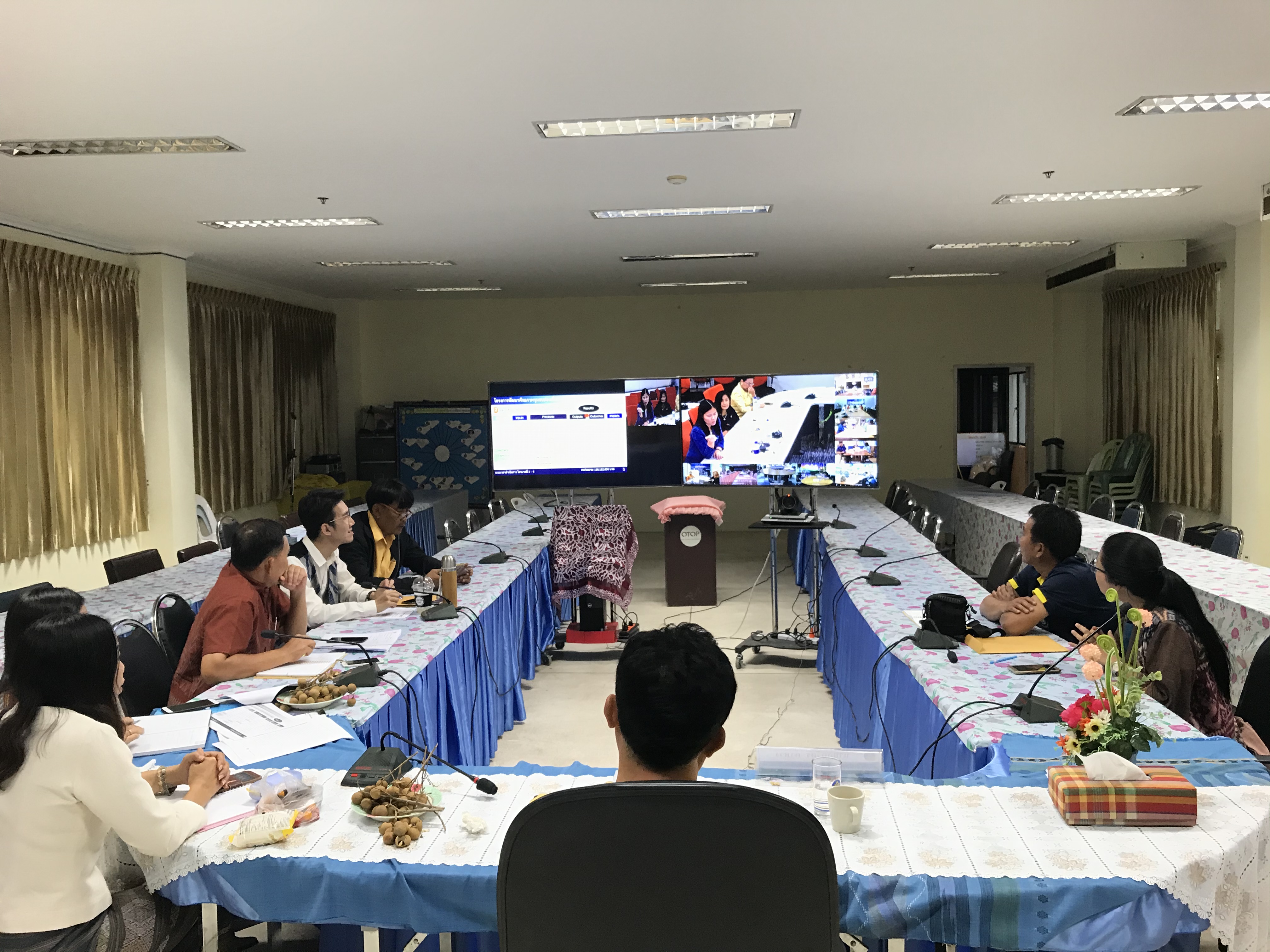 พช.หนองคาย รับฟังการประชุมทางไกลผ่านระบบ Video Conference เพื่อชี้แจงการดำเนินกิจกรรมตามแผนการปฏิบัติงานและแผนการใช้จ่ายงบประมาณ ประจำปีงบประมาณ พ.ศ. 2562 ไปพลางก่อน โครงการพัฒนาศักยภาพชุมชนท่องเที่ยว OTOP นวัตวิถี กิจกรรมที่ 2 พัฒนาศักยภาพผู้ประกอบการเพื่อส่งเสริมการท่องเที่ยวโดยชุมชน