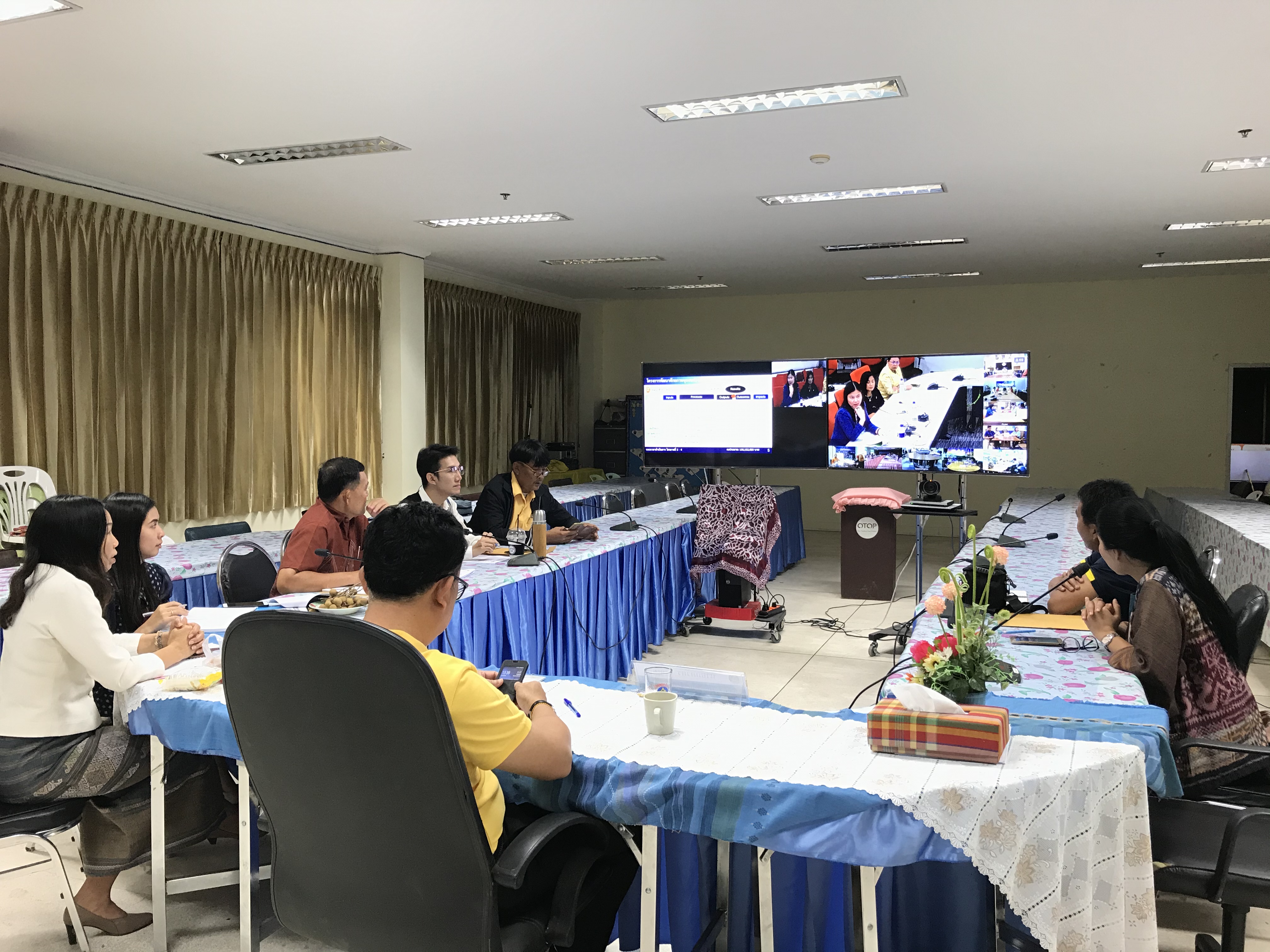 พช.หนองคาย รับฟังการประชุมทางไกลผ่านระบบ Video Conference เพื่อชี้แจงการดำเนินกิจกรรมตามแผนการปฏิบัติงานและแผนการใช้จ่ายงบประมาณ ประจำปีงบประมาณ พ.ศ. 2562 ไปพลางก่อน โครงการพัฒนาศักยภาพชุมชนท่องเที่ยว OTOP นวัตวิถี กิจกรรมที่ 2 พัฒนาศักยภาพผู้ประกอบการเพื่อส่งเสริมการท่องเที่ยวโดยชุมชน