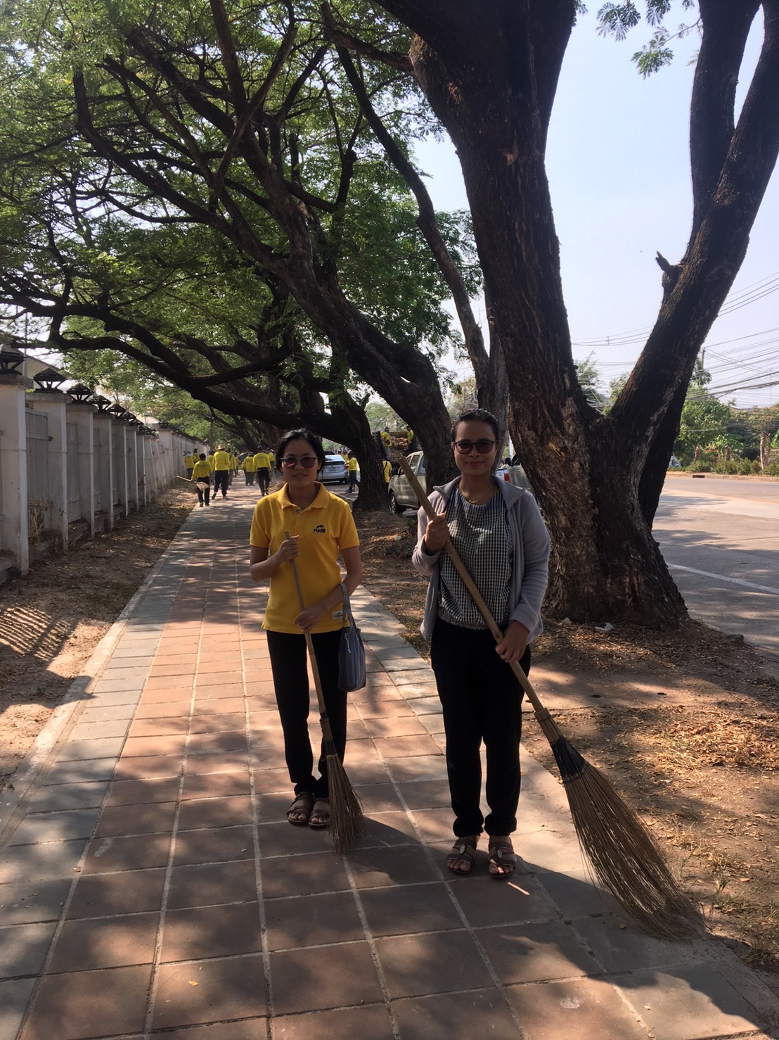 พช.หนองคาย ร่วมกิจกรรมตามแผนปฏิบัติงานโครงการบ้านสวย เมืองงาม “หนองคายเมืองท่องเที่ยวและน่าอยู่ ริมฝั่งโขง” ณ บริเวณถนนข้างศูนย์ราชการฝั่งเอเชียพีค