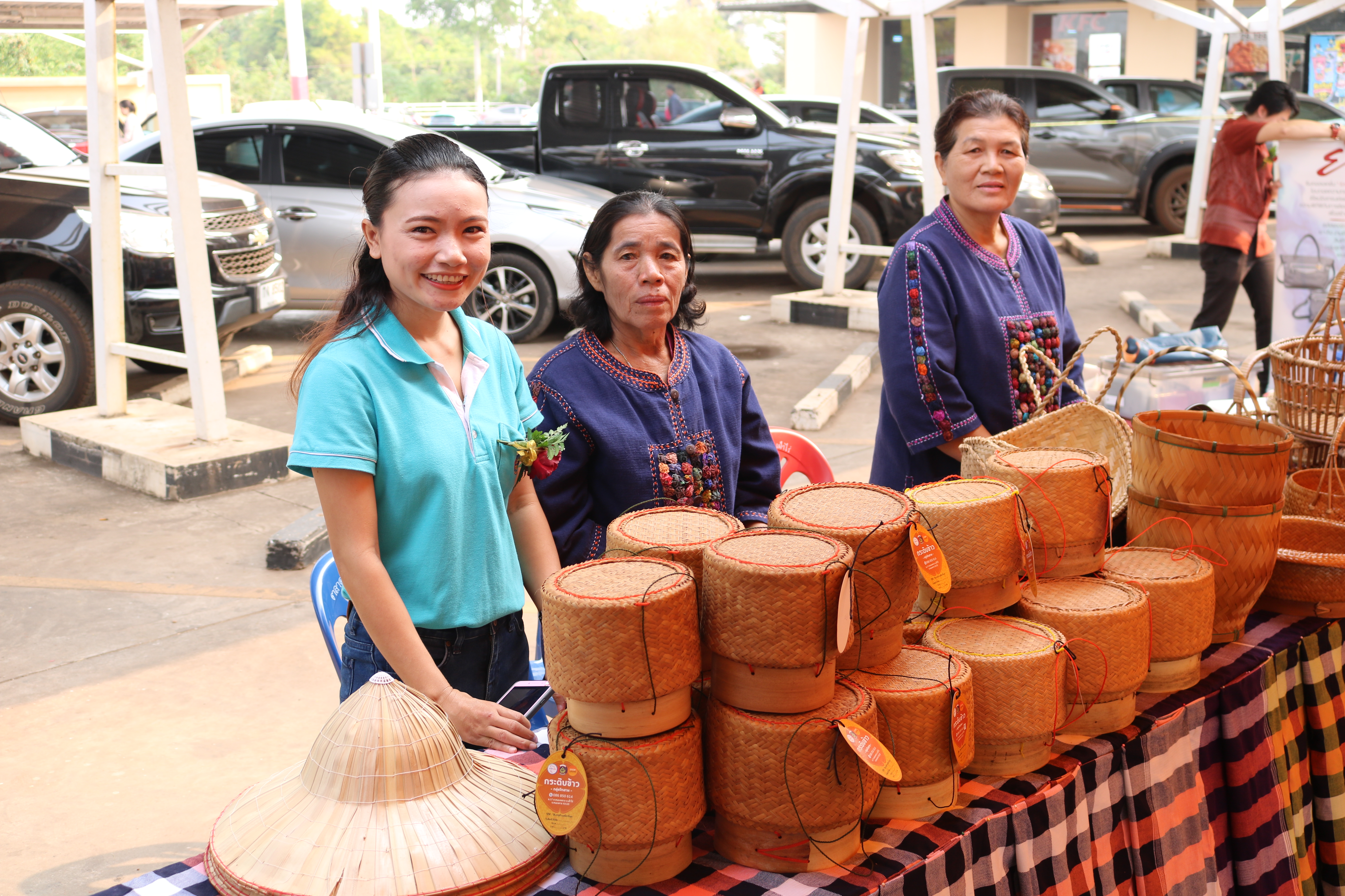 พิธีเปิดงาน “มหกรรม OTOP ชิม ช้อป เที่ยว @บิ๊กซีโพนพิสัย”