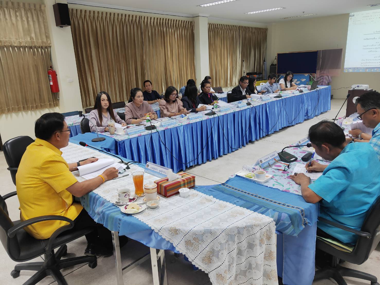 หนองคาย…ประชุม คณะกรรมการขับเคลื่อนศูนย์แสดงและจำหน่ายผลิตภัณฑ์ OTOP จังหวัดหนองคาย ครั้งที่ 1/2563