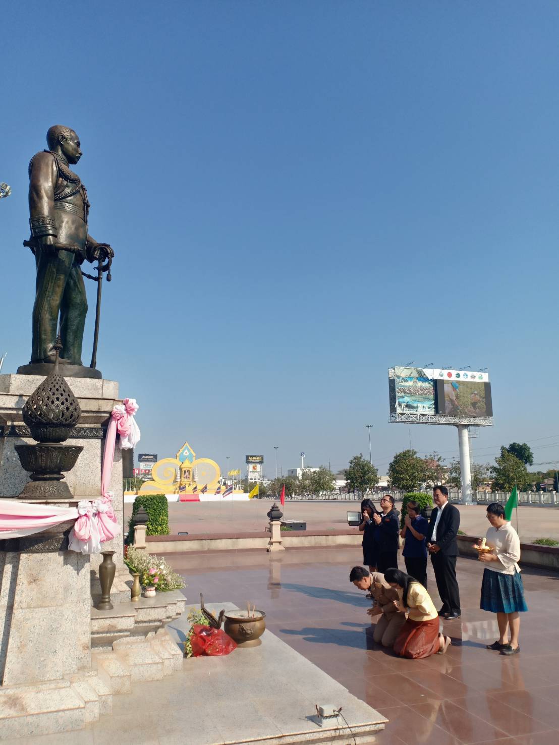 วันแรกของการกลับสู่ สพจ.หนองคาย ในตำแหน่งพัฒนาการจังหวัดหนองคาย นายไพโรจน์ โสภาพร